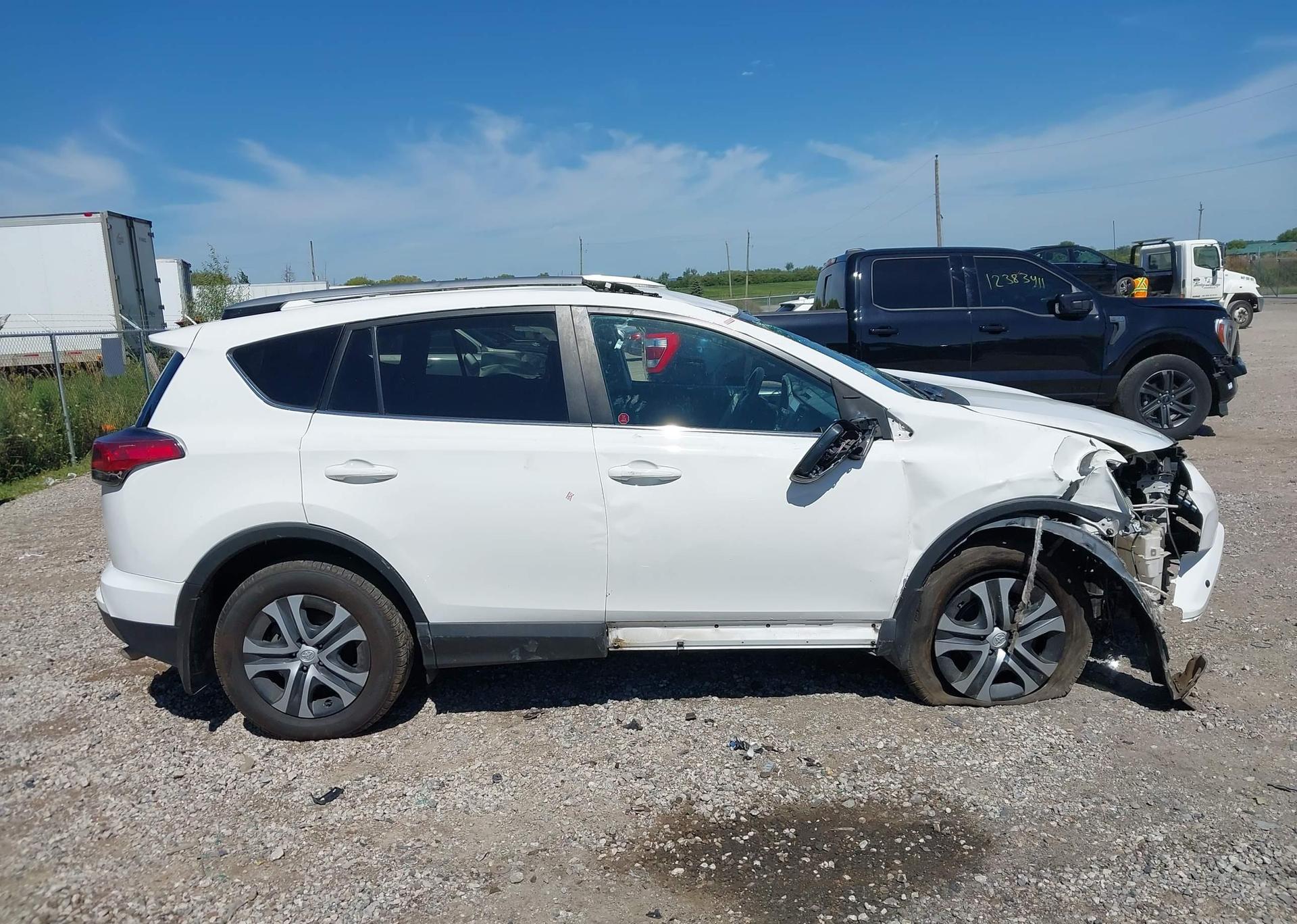 2017 TOYOTA RAV4 LE