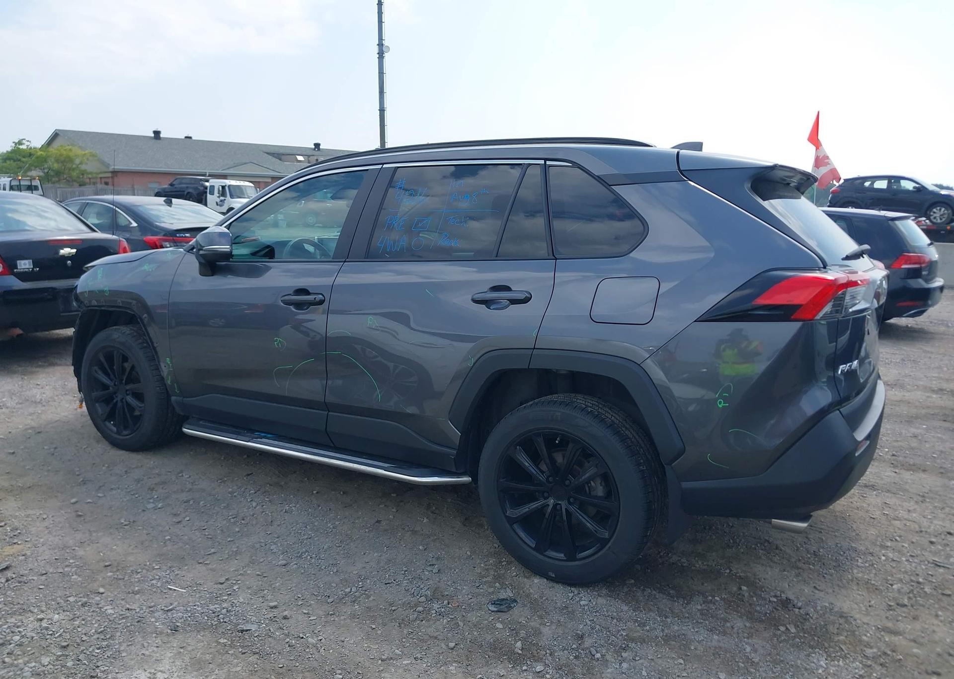 2021 TOYOTA RAV4 XLE