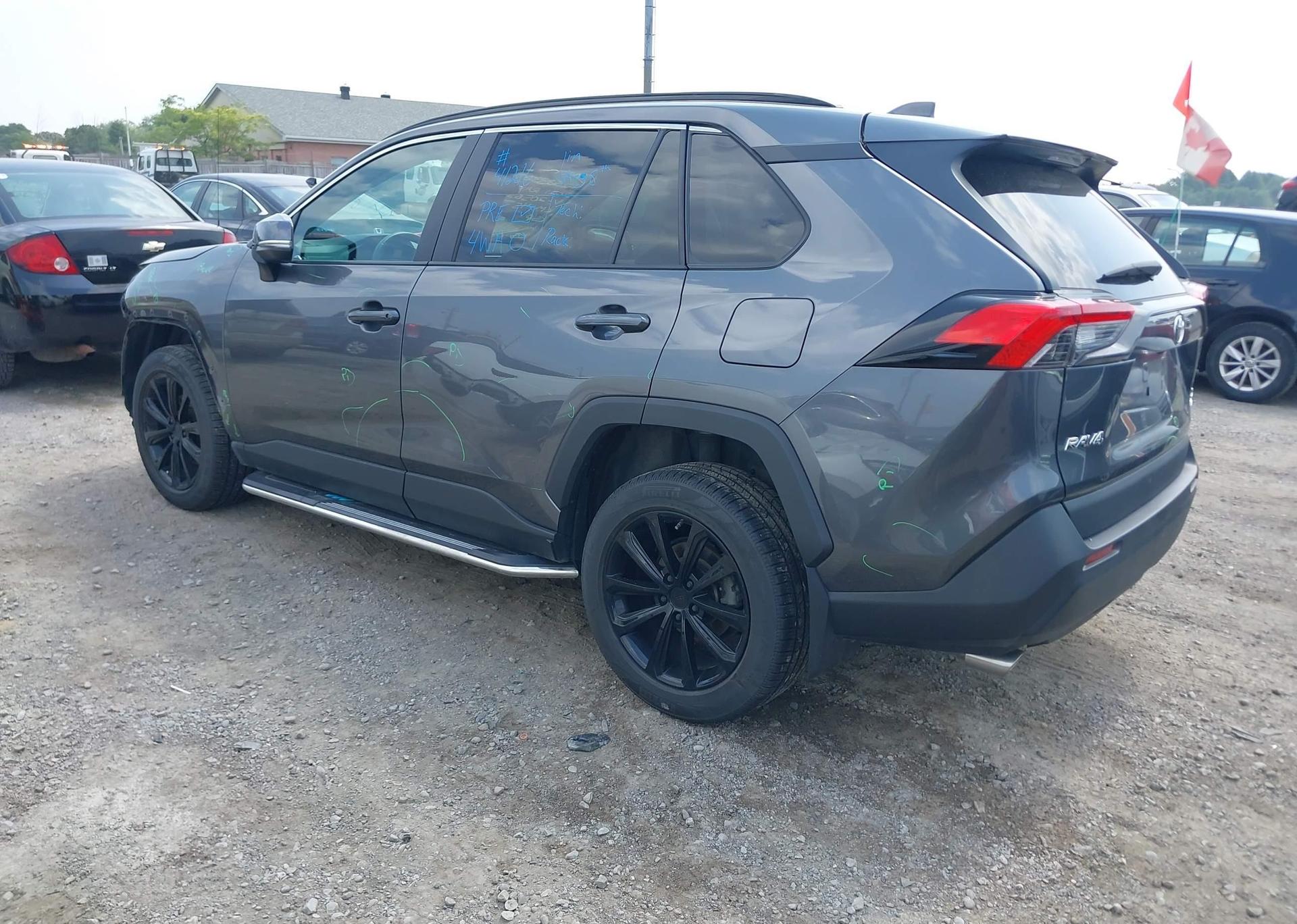 2021 TOYOTA RAV4 XLE