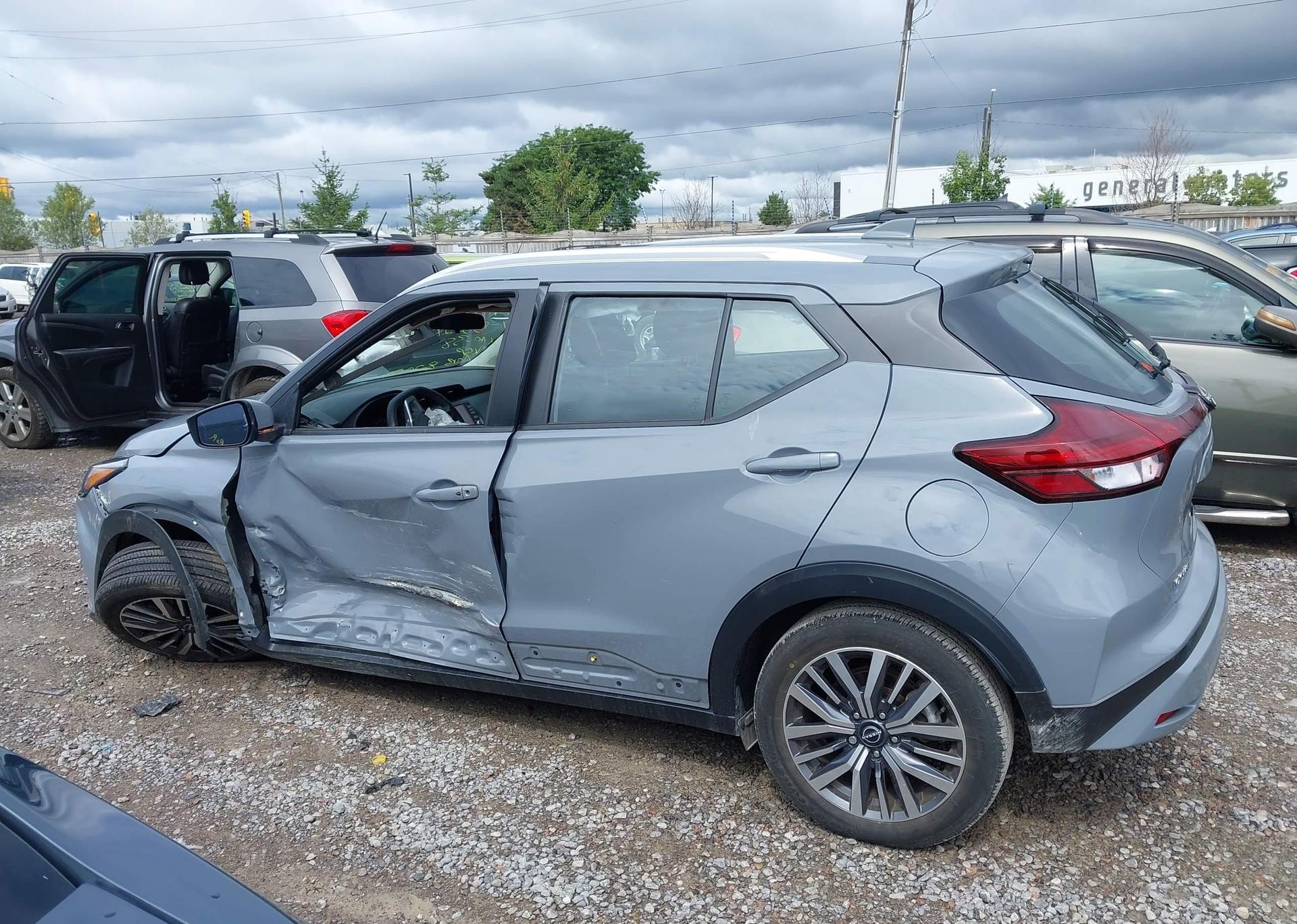 2023 NISSAN KICKS SV