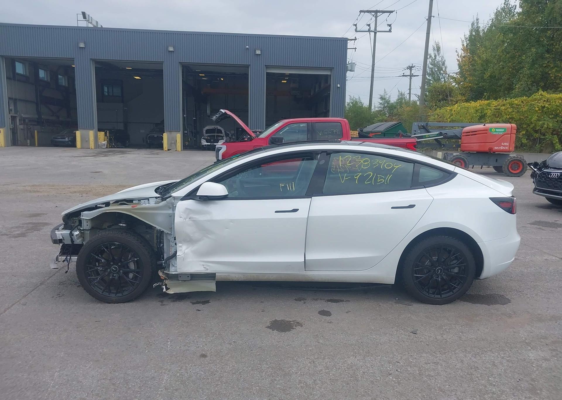 2023 TESLA MODEL 3