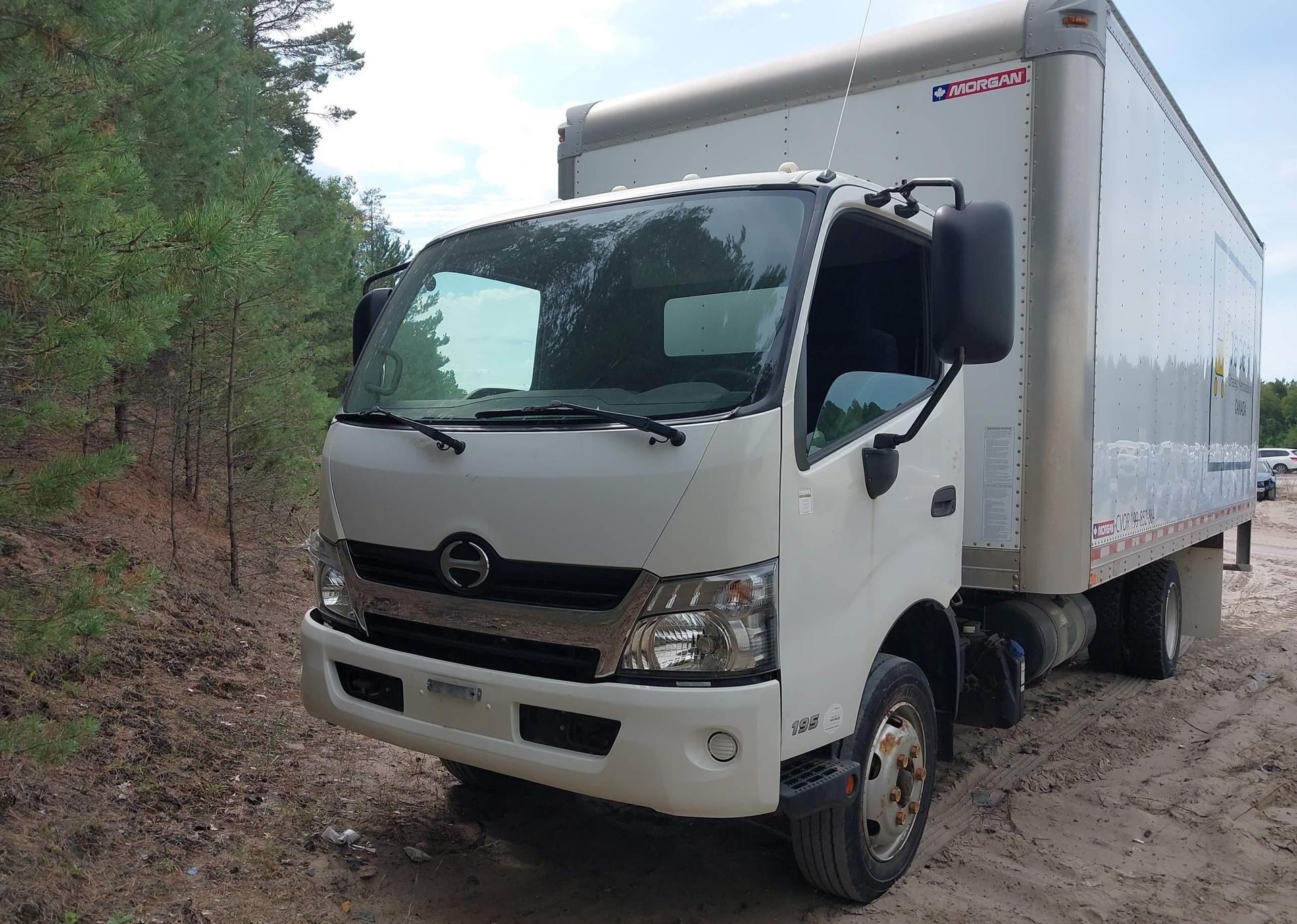 2016 HINO 195