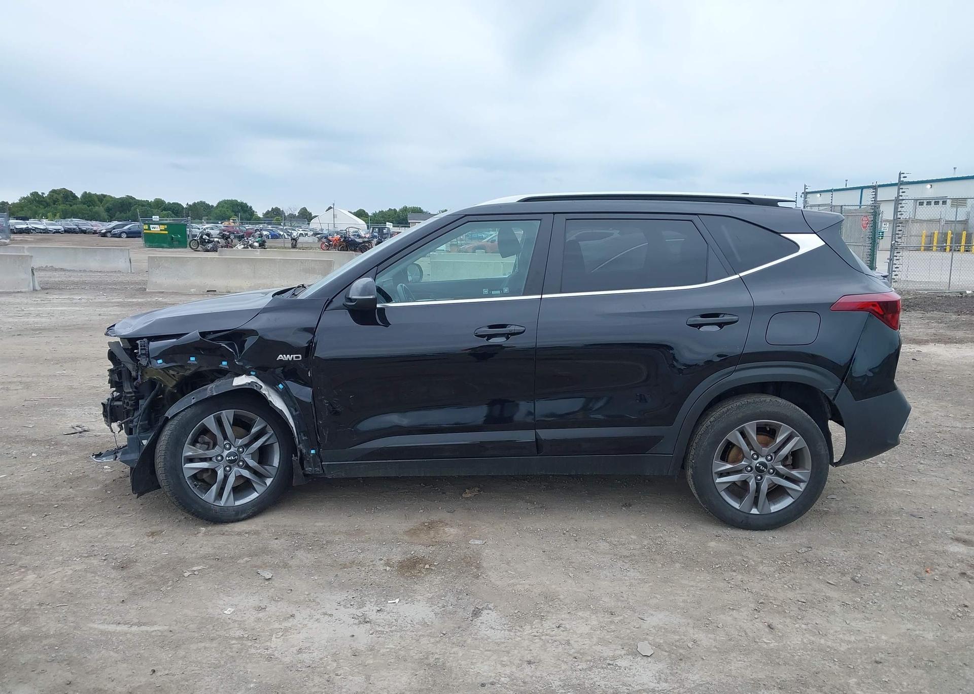 2022 KIA SELTOS EX