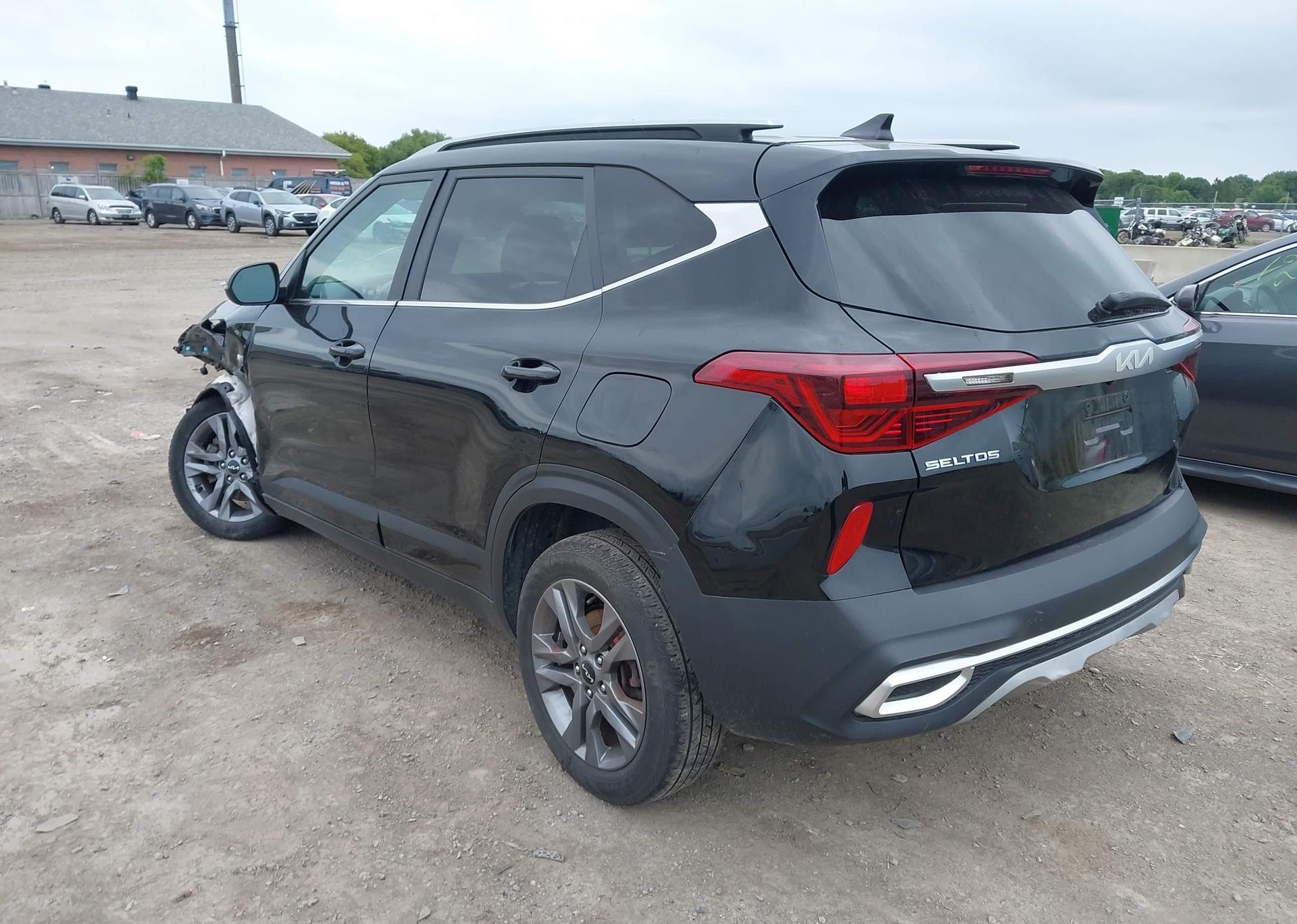2022 KIA SELTOS EX