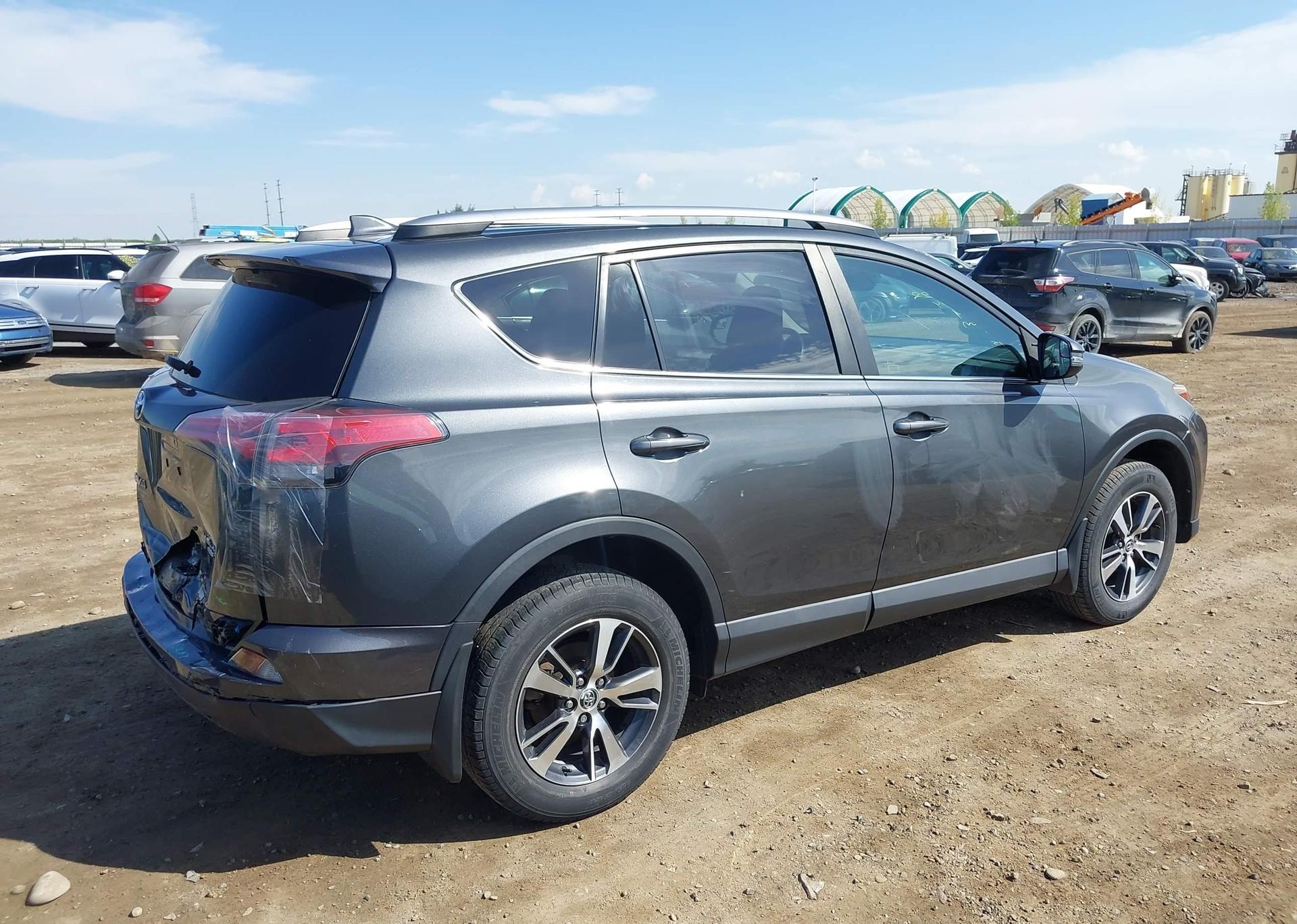 2018 TOYOTA RAV4 LE