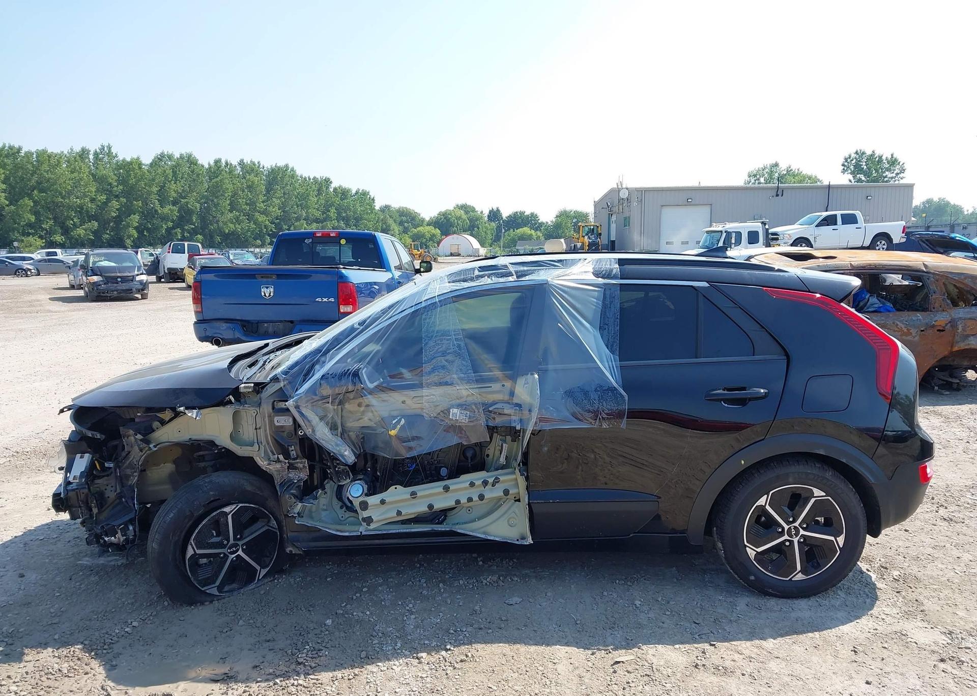 2024 KIA NIRO EX