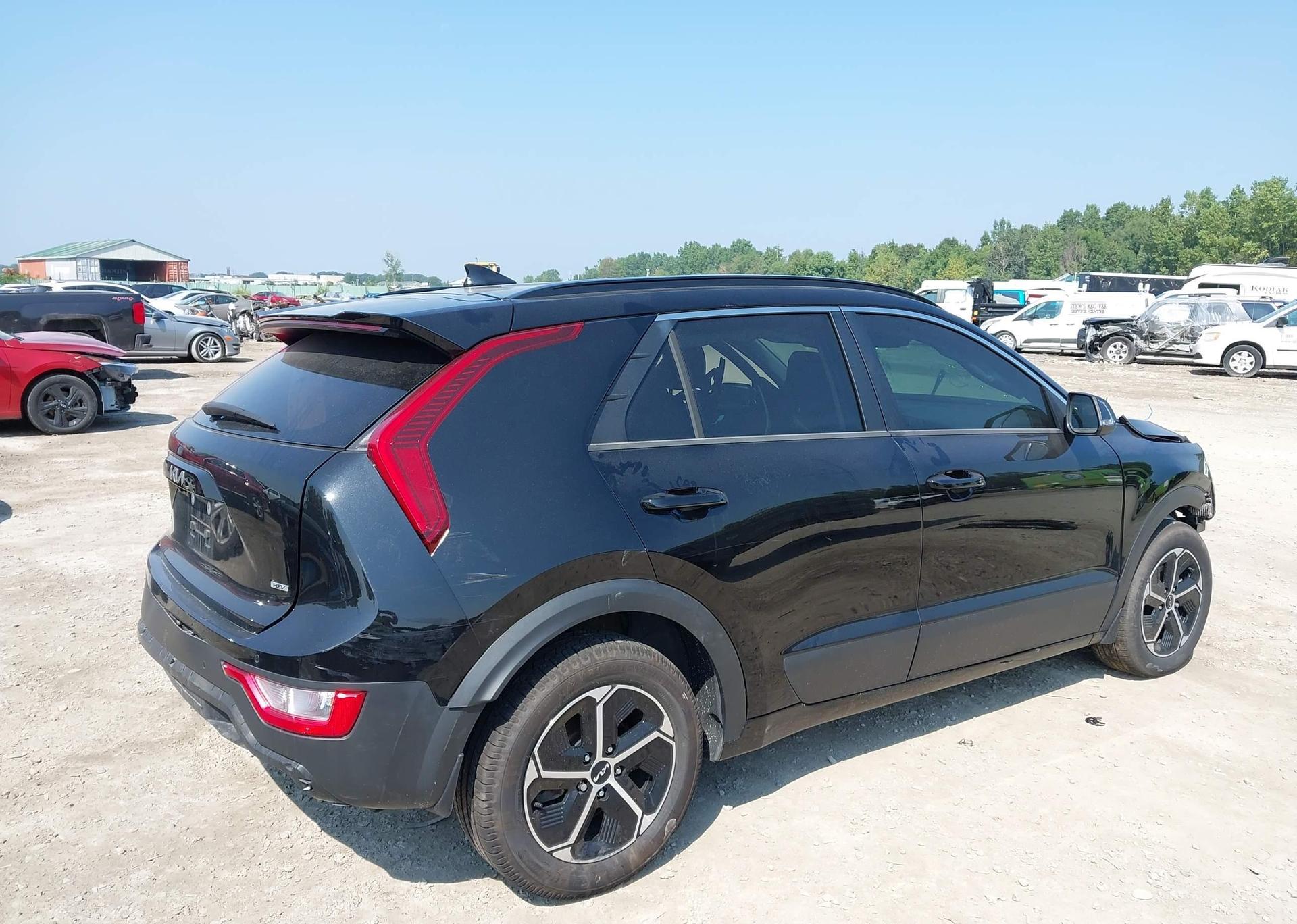 2024 KIA NIRO EX