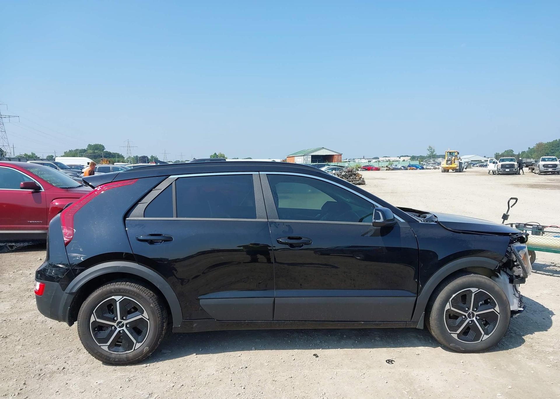 2024 KIA NIRO EX