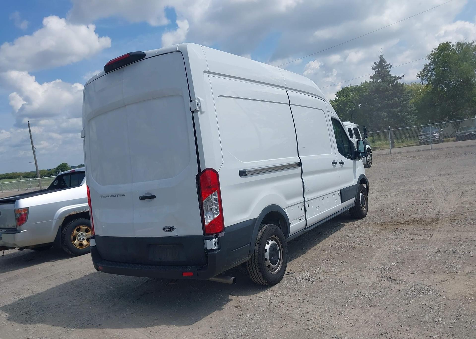 2022 FORD transit t-250