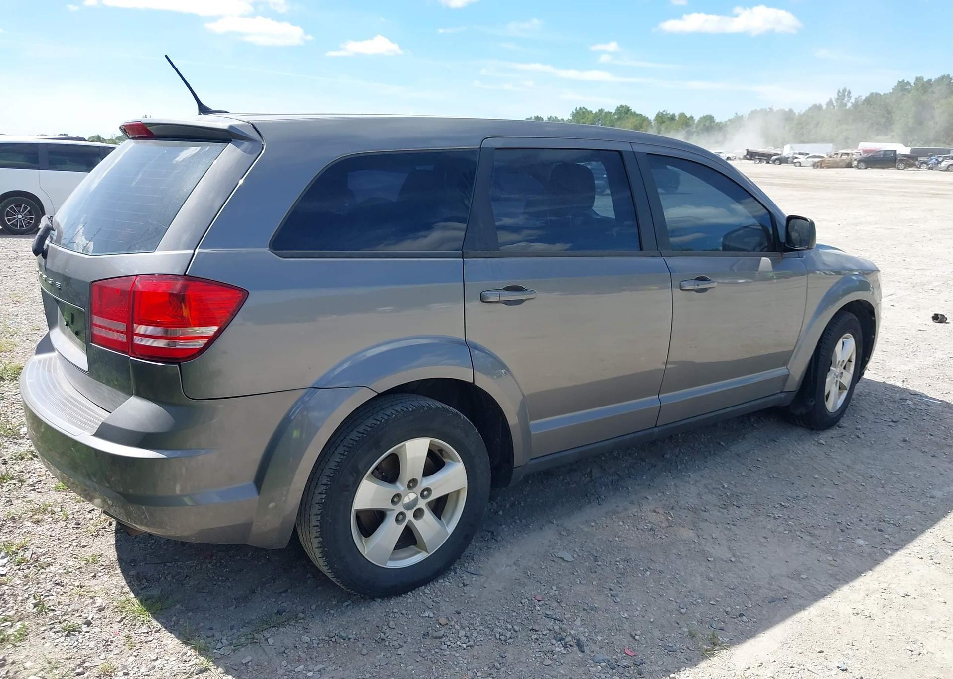 2013 DODGE JOURNEY SE