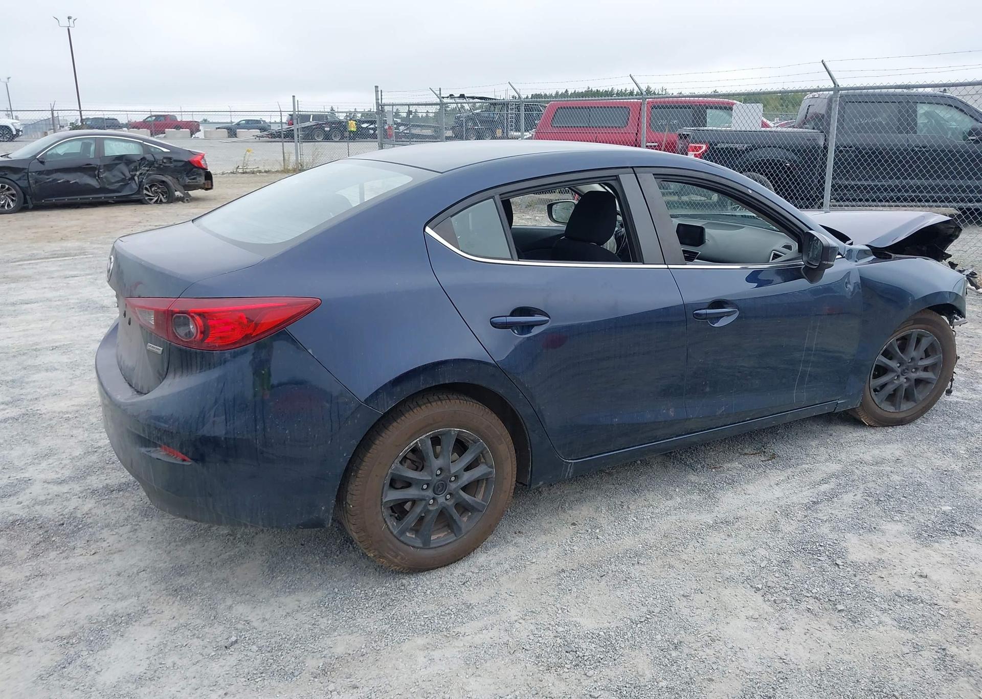 2018 MAZDA 3 GS
