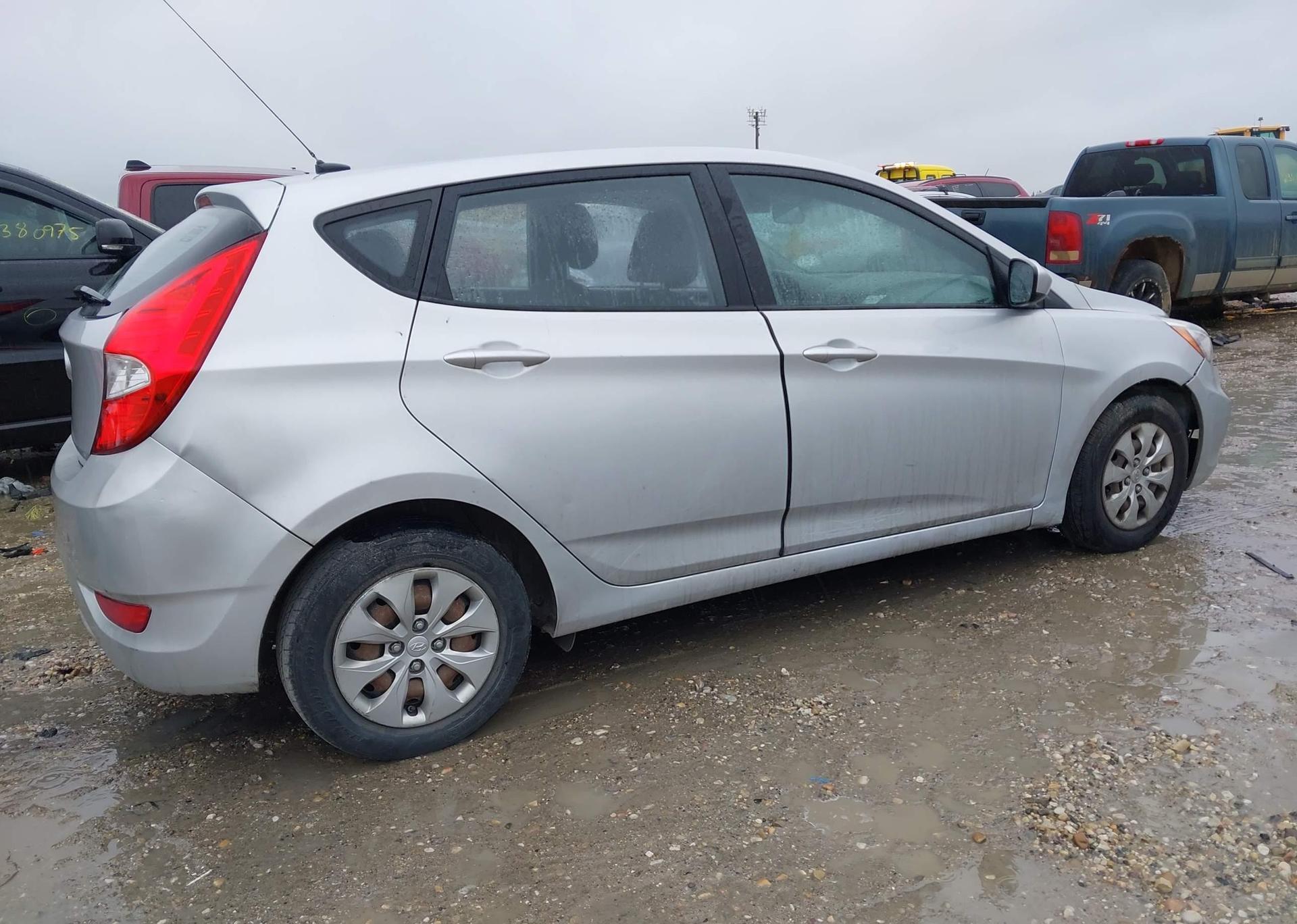 2016 HYUNDAI ACCENT SE