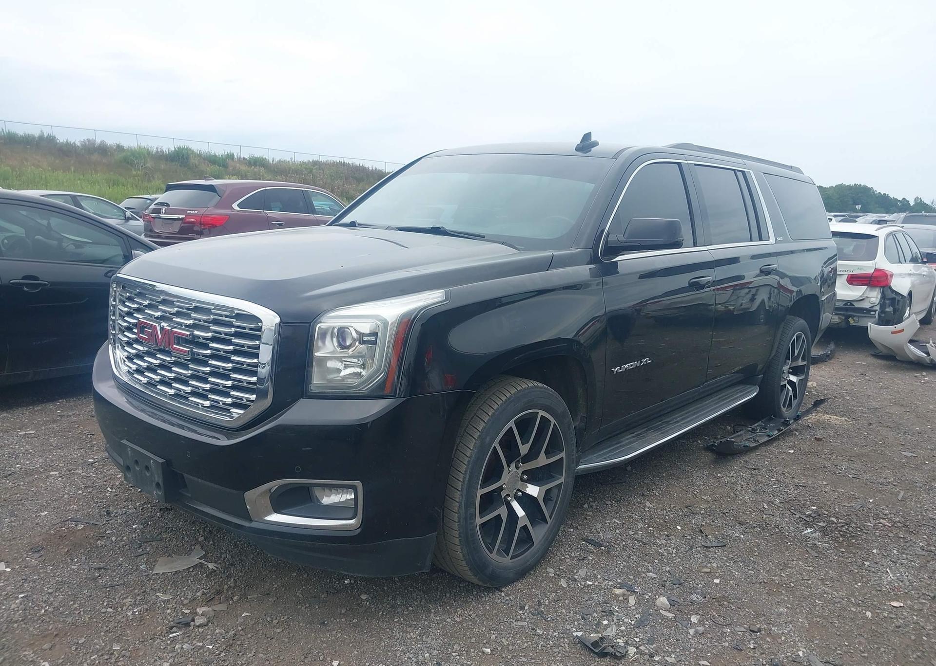2017 GMC YUKON XL K1500 SLE