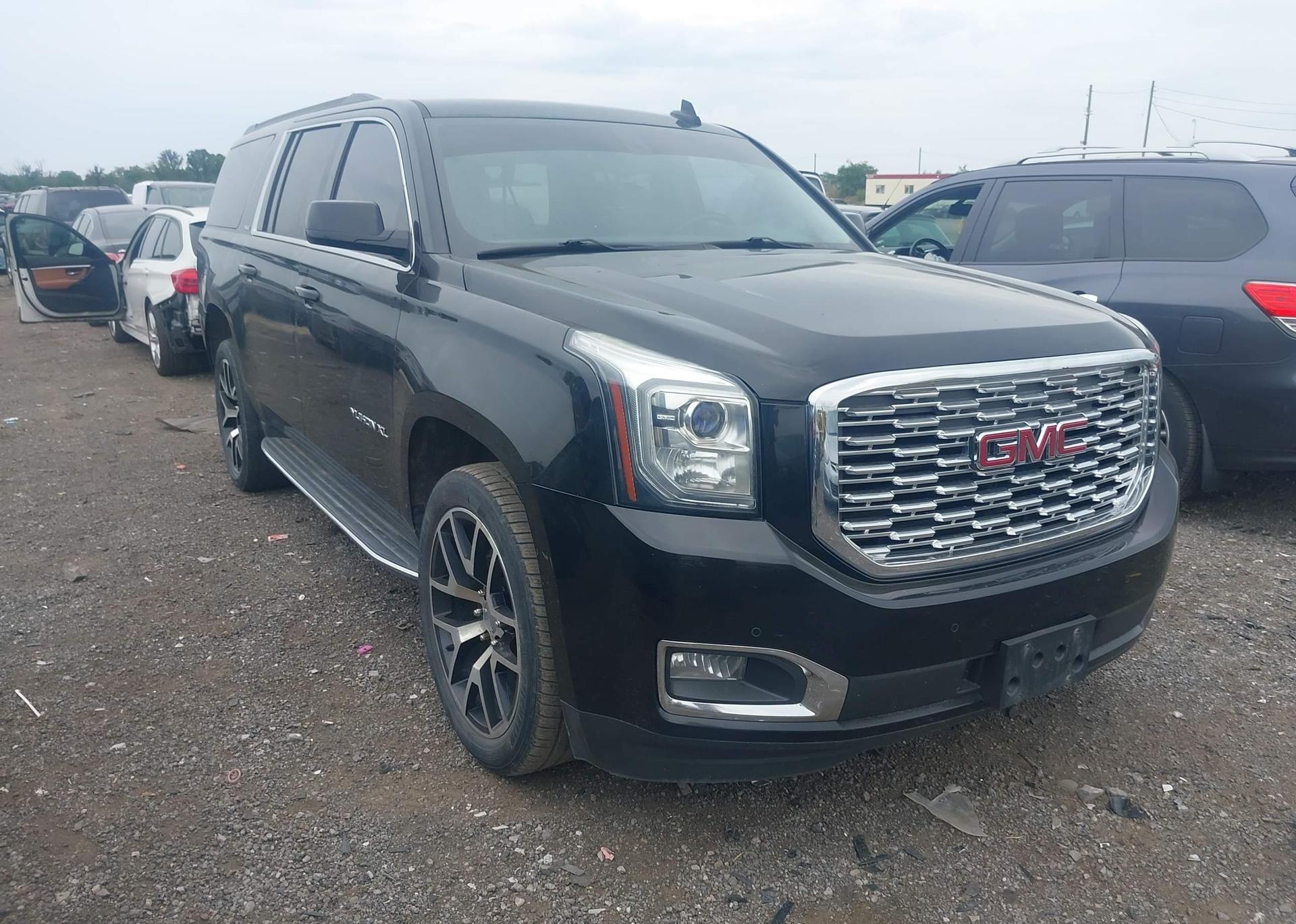 2017 GMC YUKON XL K1500 SLE