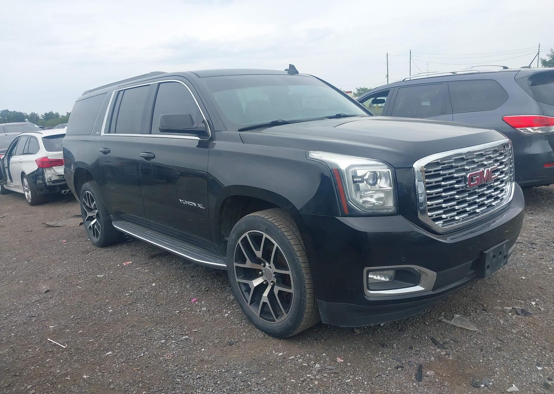 2017 GMC YUKON XL K1500 SLE