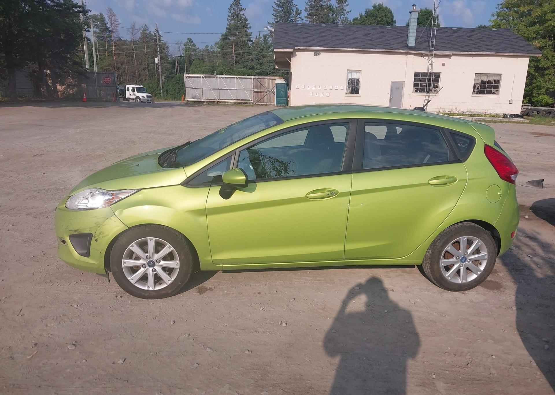 2011 FORD FIESTA SE