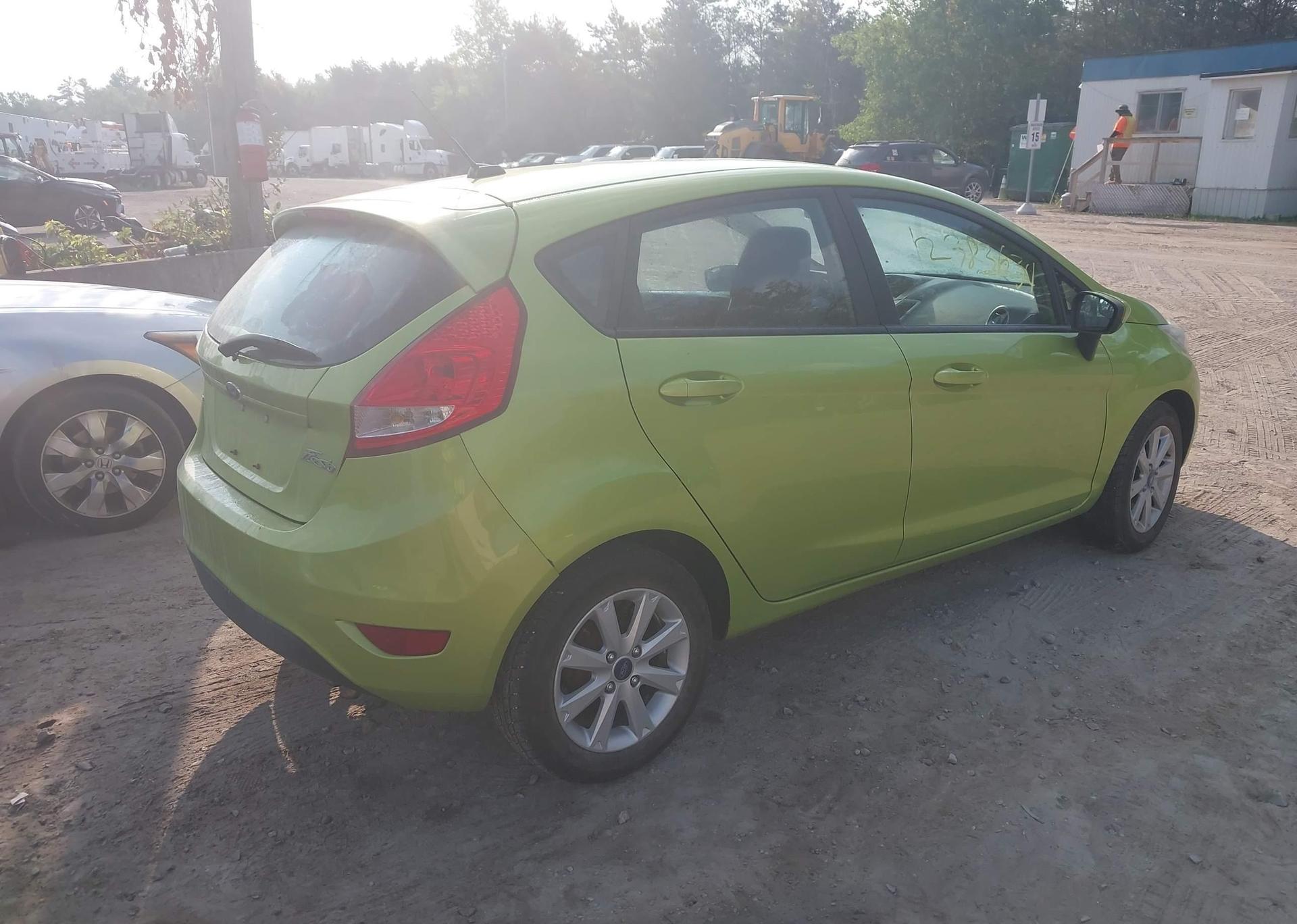 2011 FORD FIESTA SE