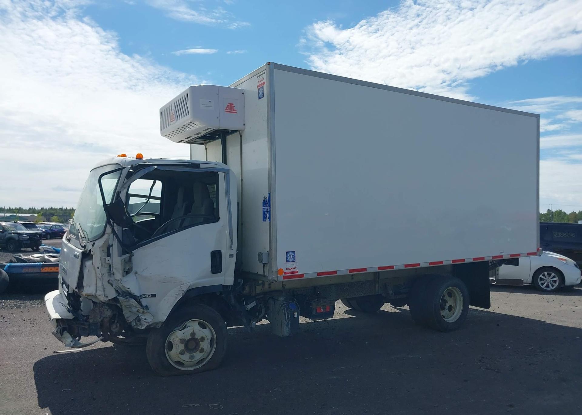 2022 ISUZU NRR