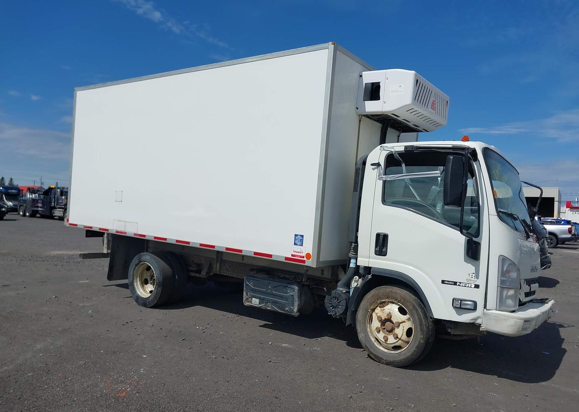 2022 ISUZU NRR