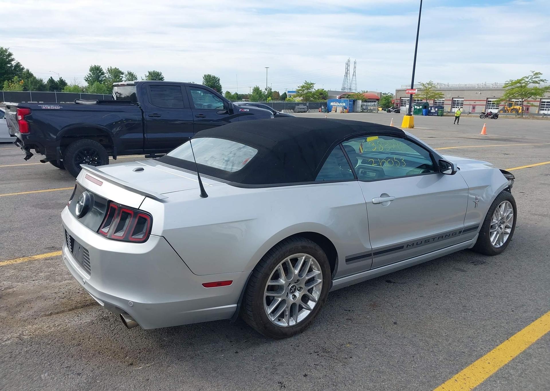 2013 FORD MUSTANG