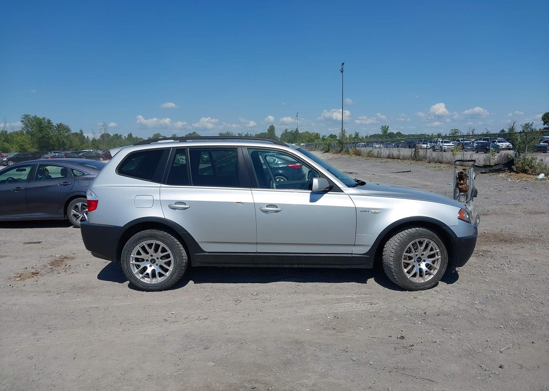 2004 BMW X3 2.5I
