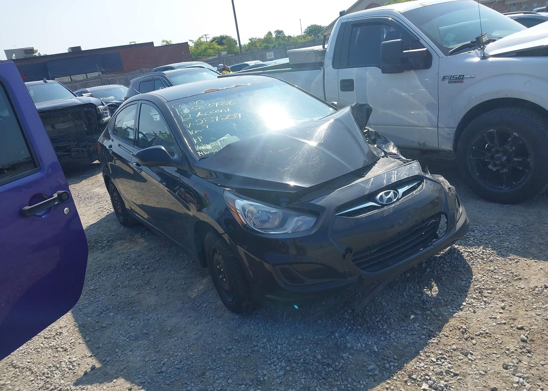2012 HYUNDAI ACCENT GL