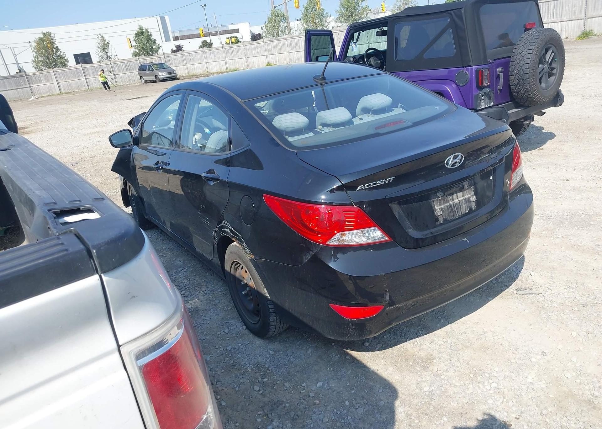 2012 HYUNDAI ACCENT GL