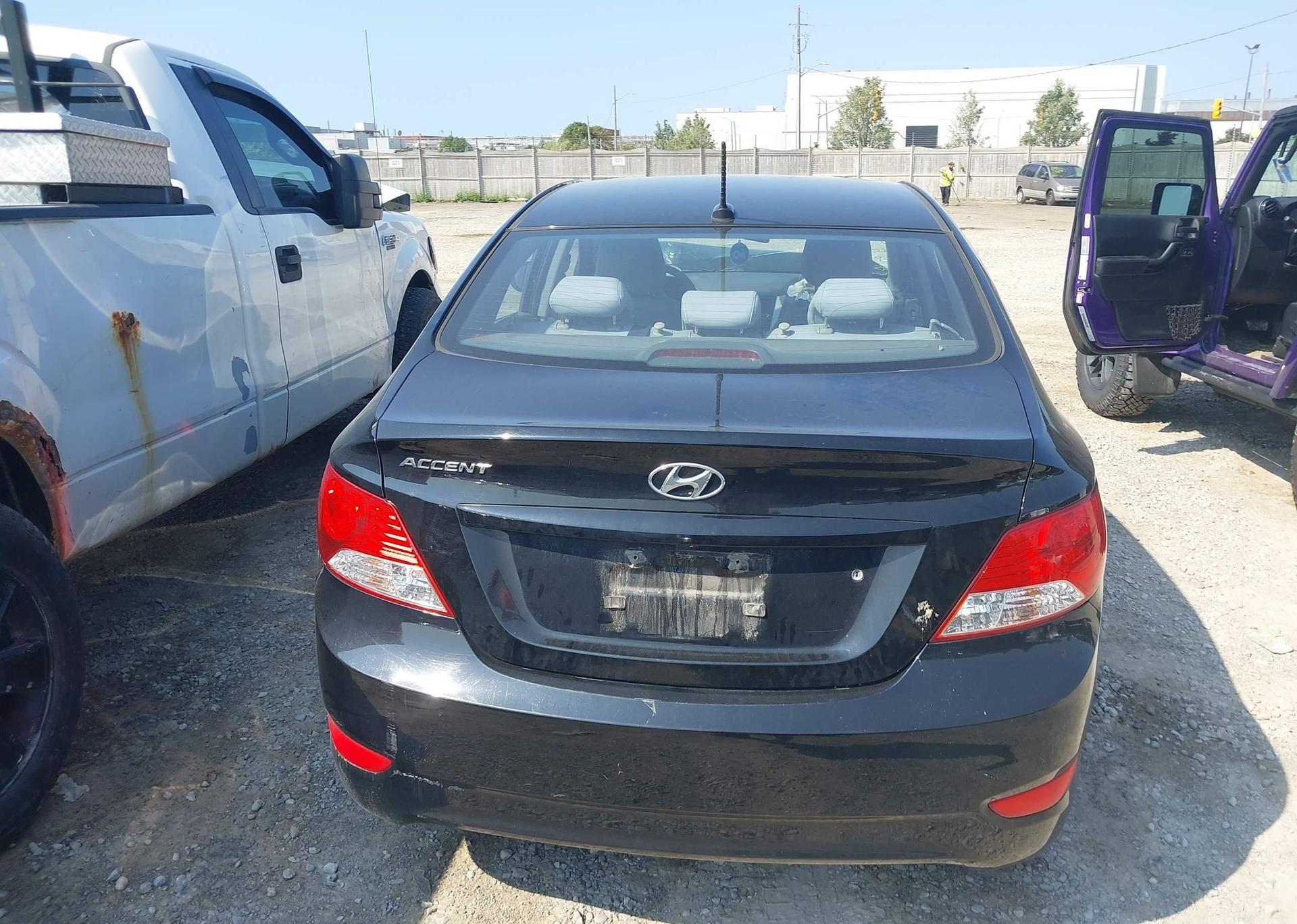 2012 HYUNDAI ACCENT GL