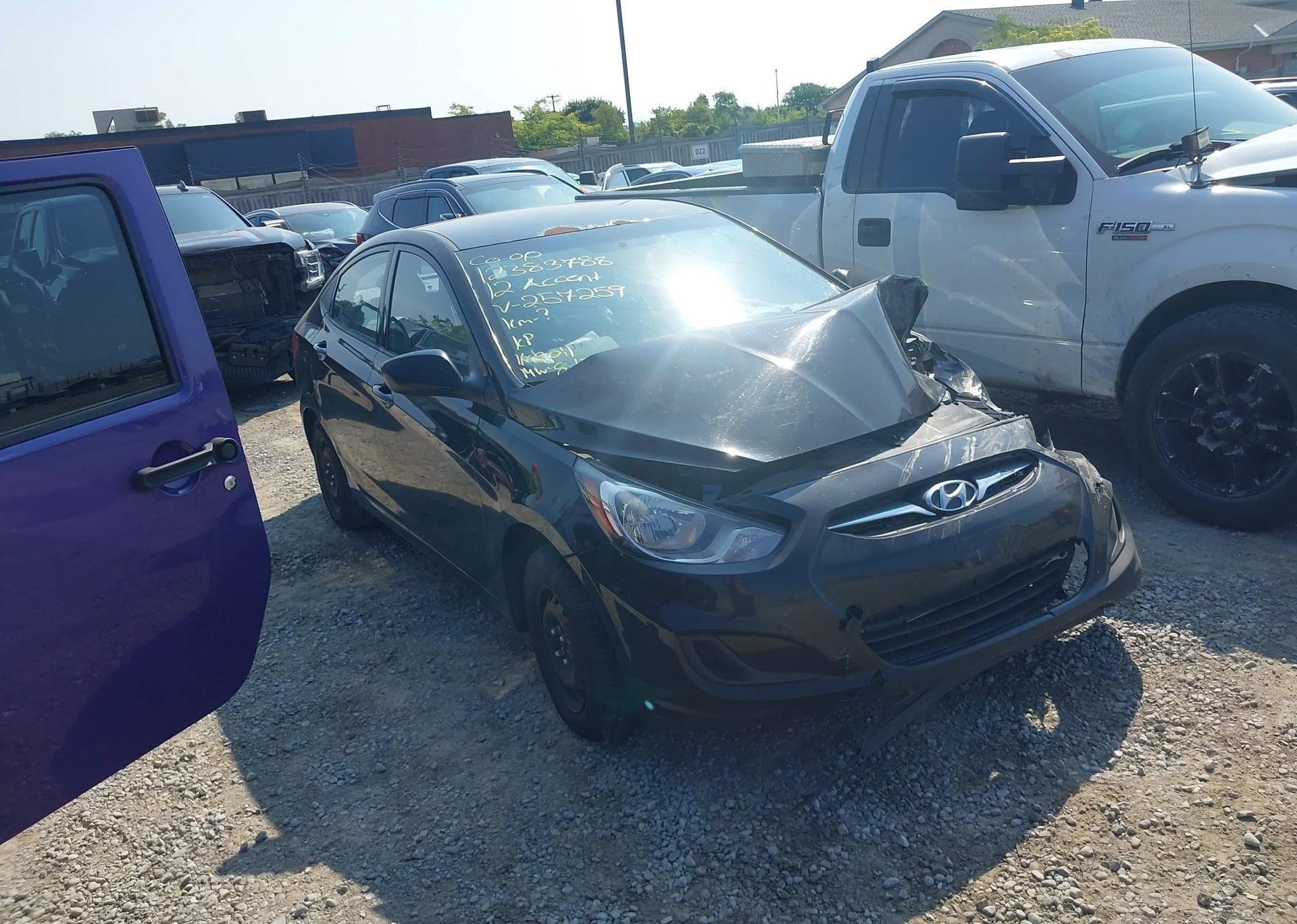 2012 HYUNDAI ACCENT GL