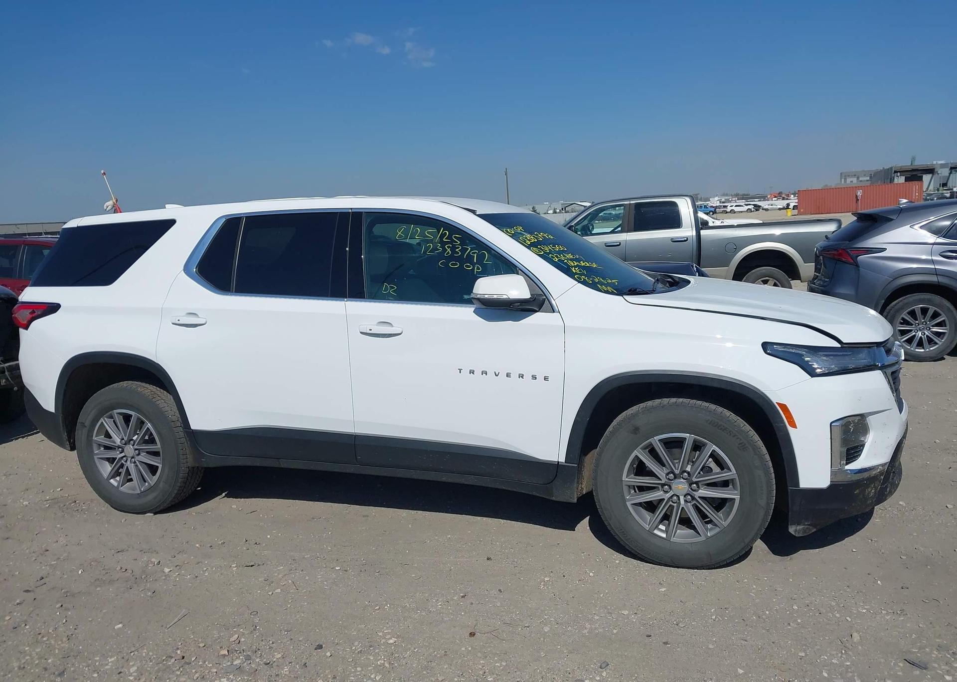 2023 CHEVROLET TRAVERSE LS