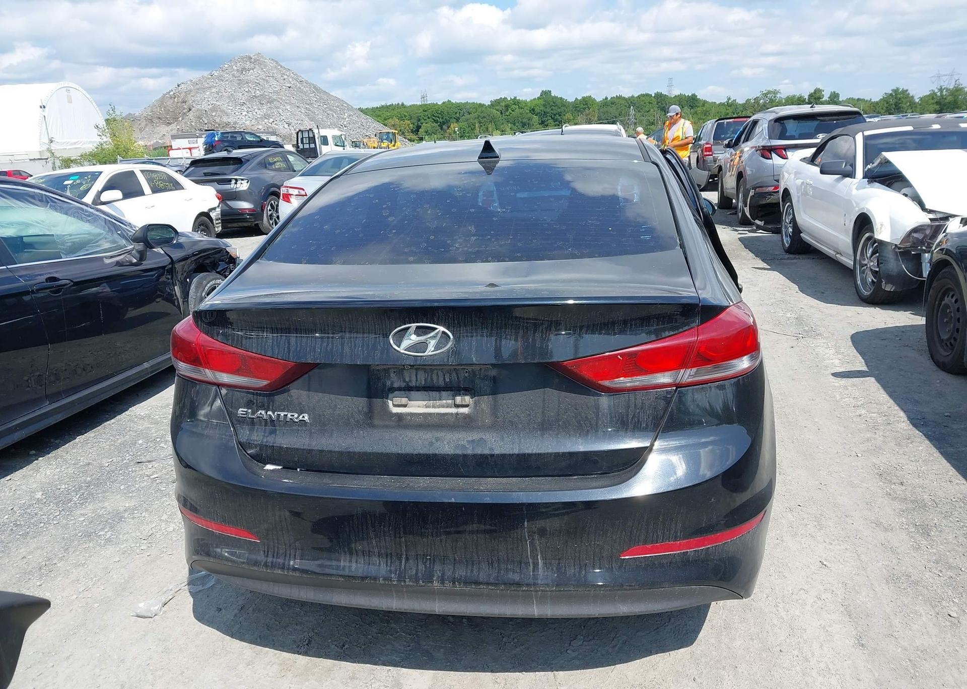 2017 HYUNDAI ELANTRA SE