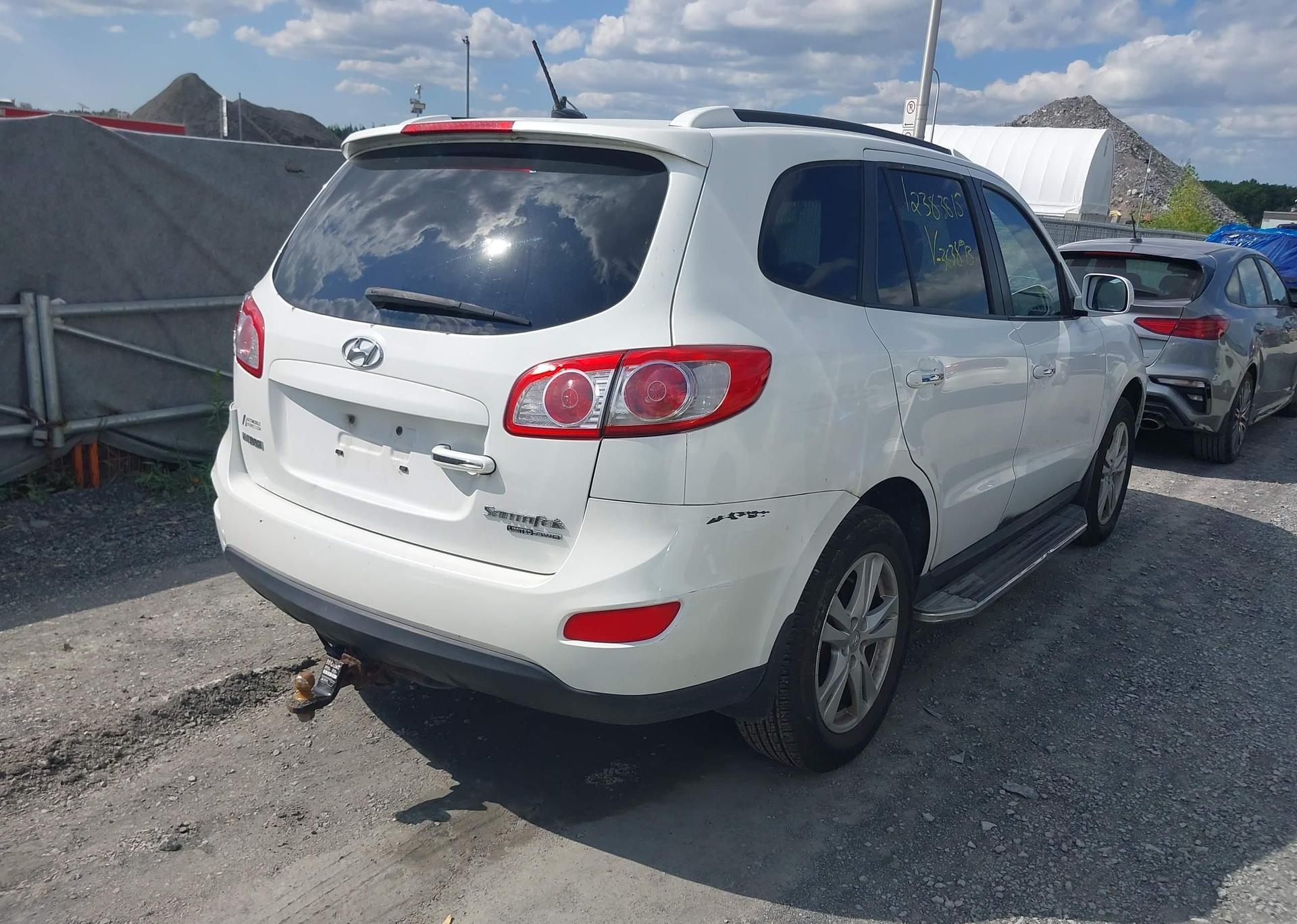 2010 HYUNDAI SANTA FE SE