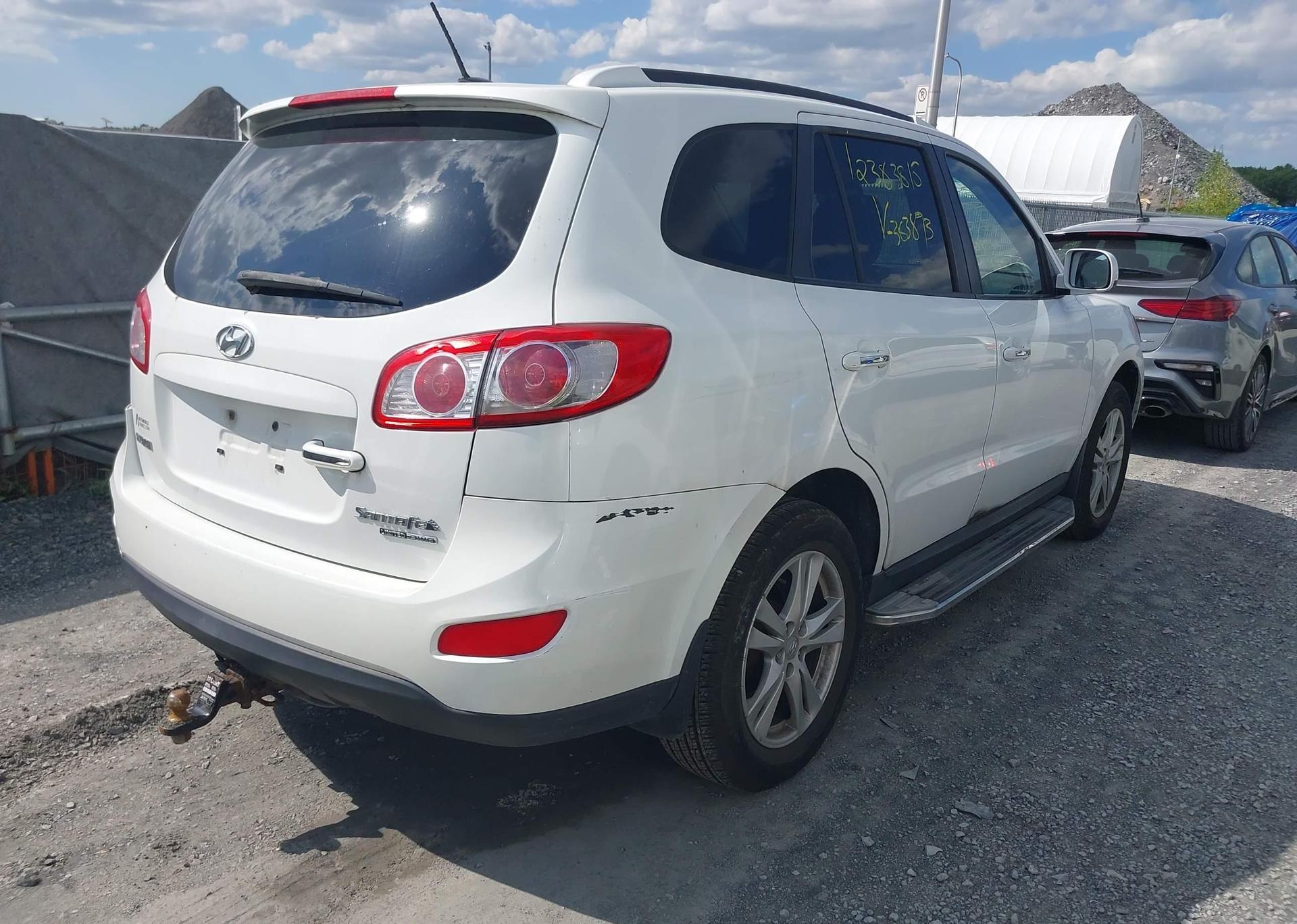 2010 HYUNDAI SANTA FE SE