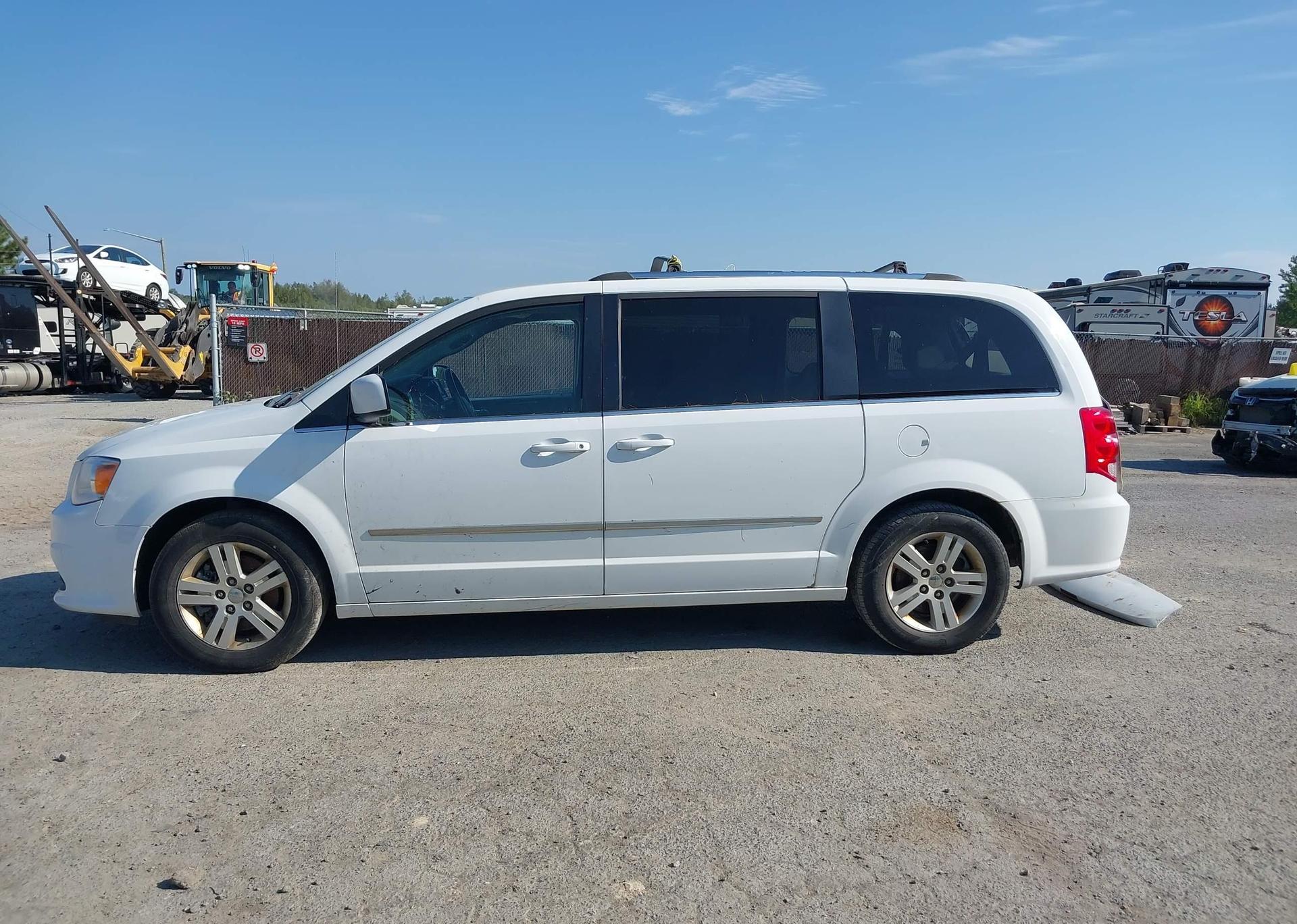 2017 DODGE GRAND CARAVAN CREW
