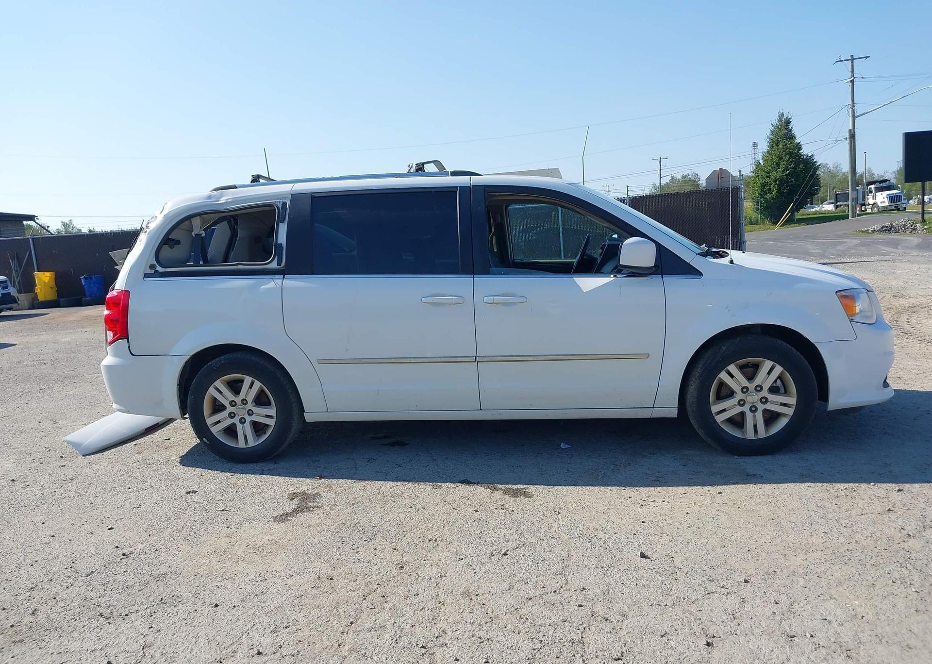 2017 DODGE GRAND CARAVAN CREW