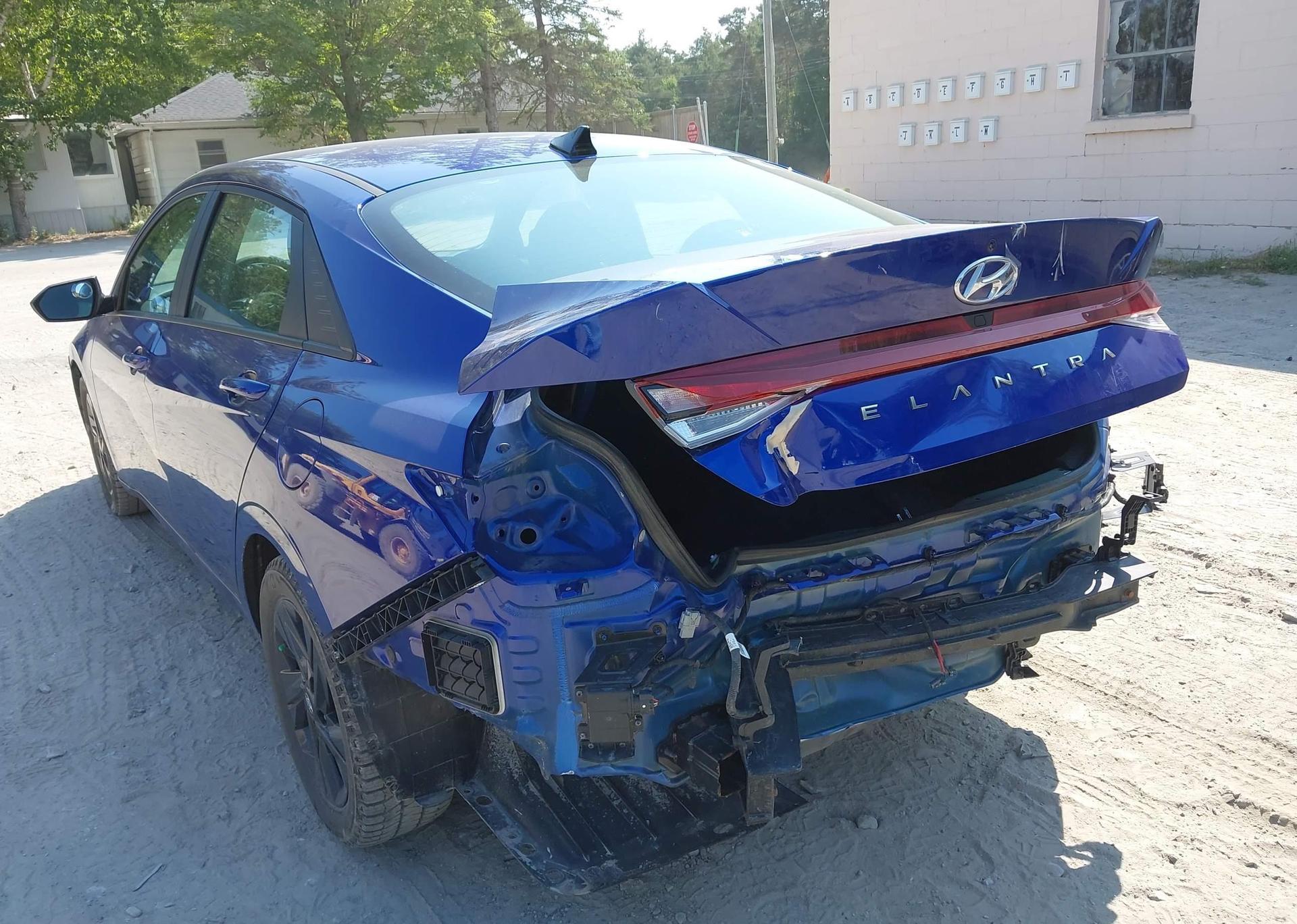 2023 HYUNDAI ELANTRA PREFERRED IVT