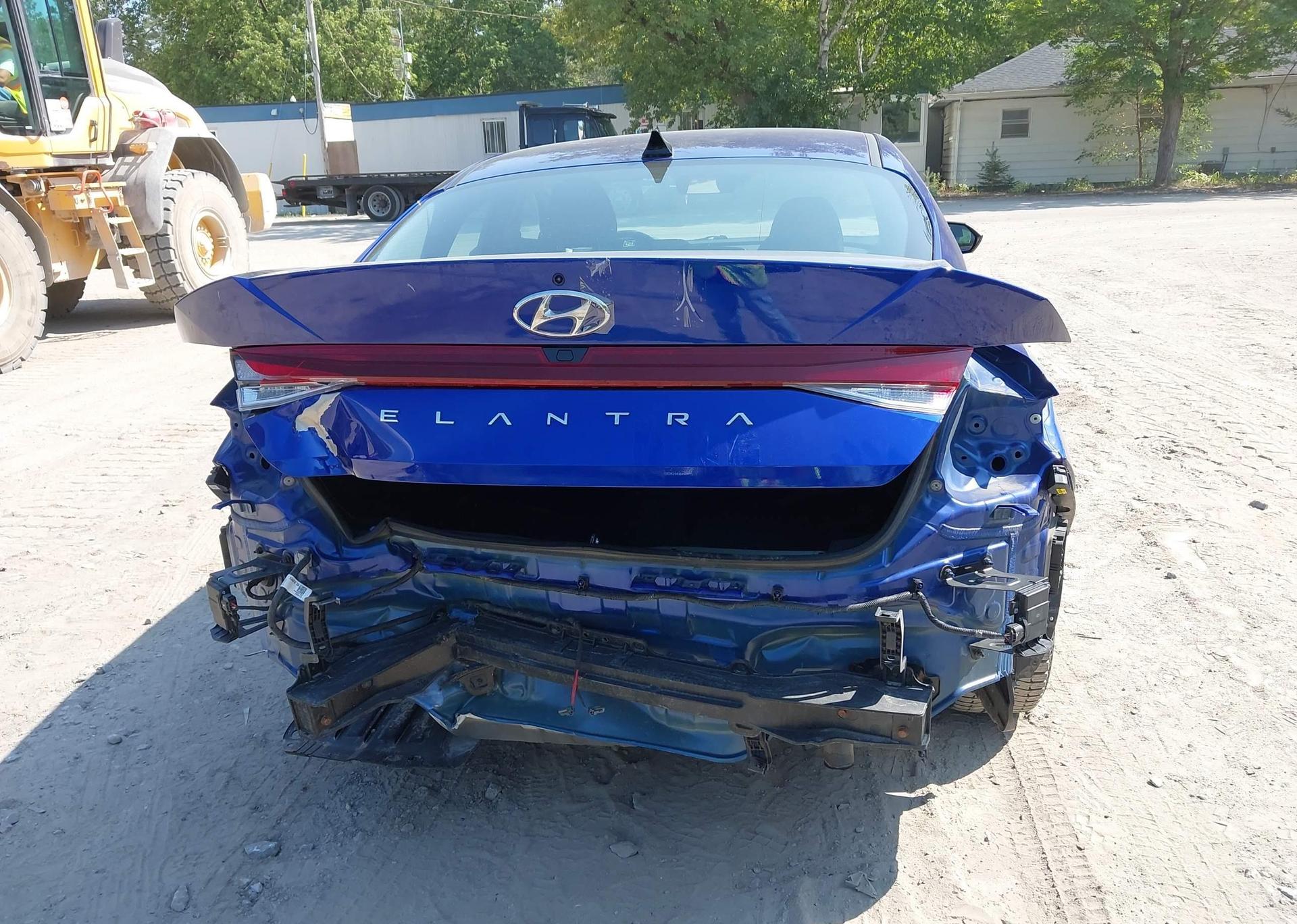 2023 HYUNDAI ELANTRA PREFERRED IVT