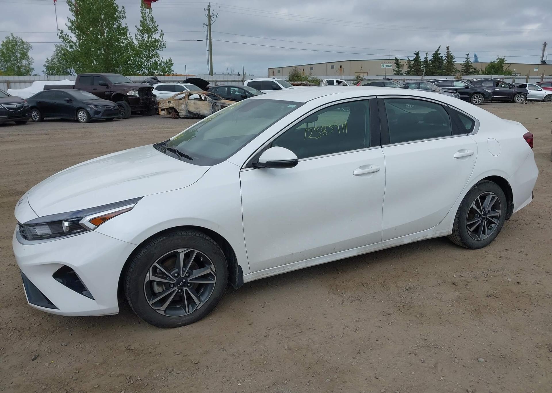 2023 KIA FORTE EX