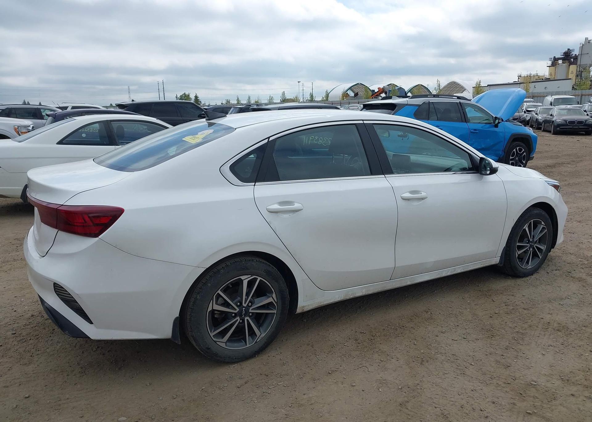 2023 KIA FORTE EX