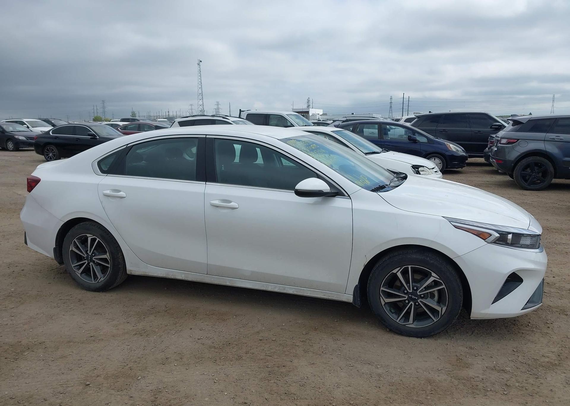 2023 KIA FORTE EX