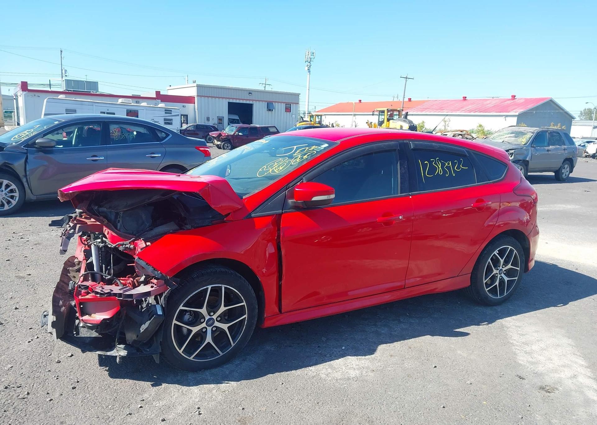 2015 FORD FOCUS SE