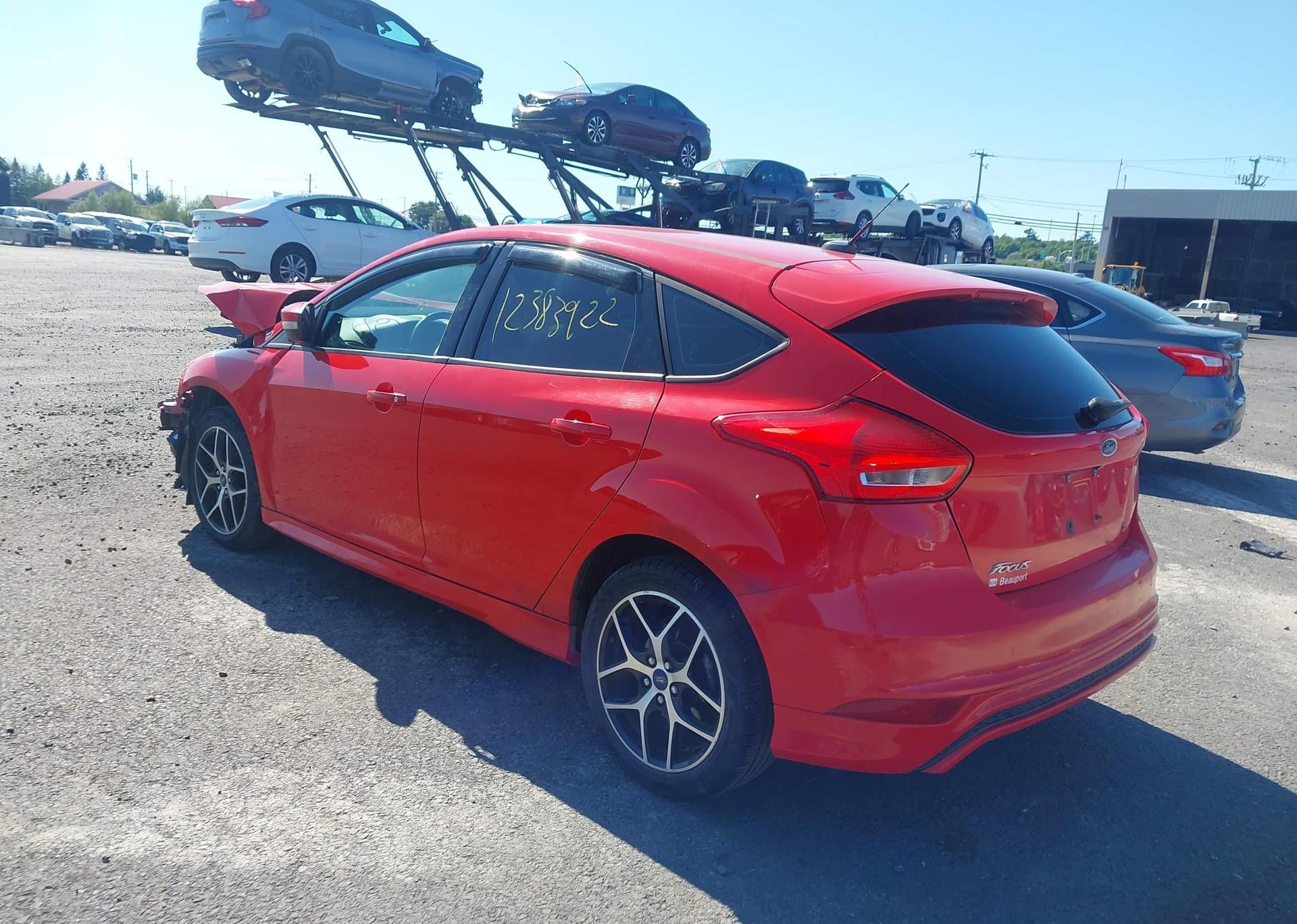 2015 FORD FOCUS SE