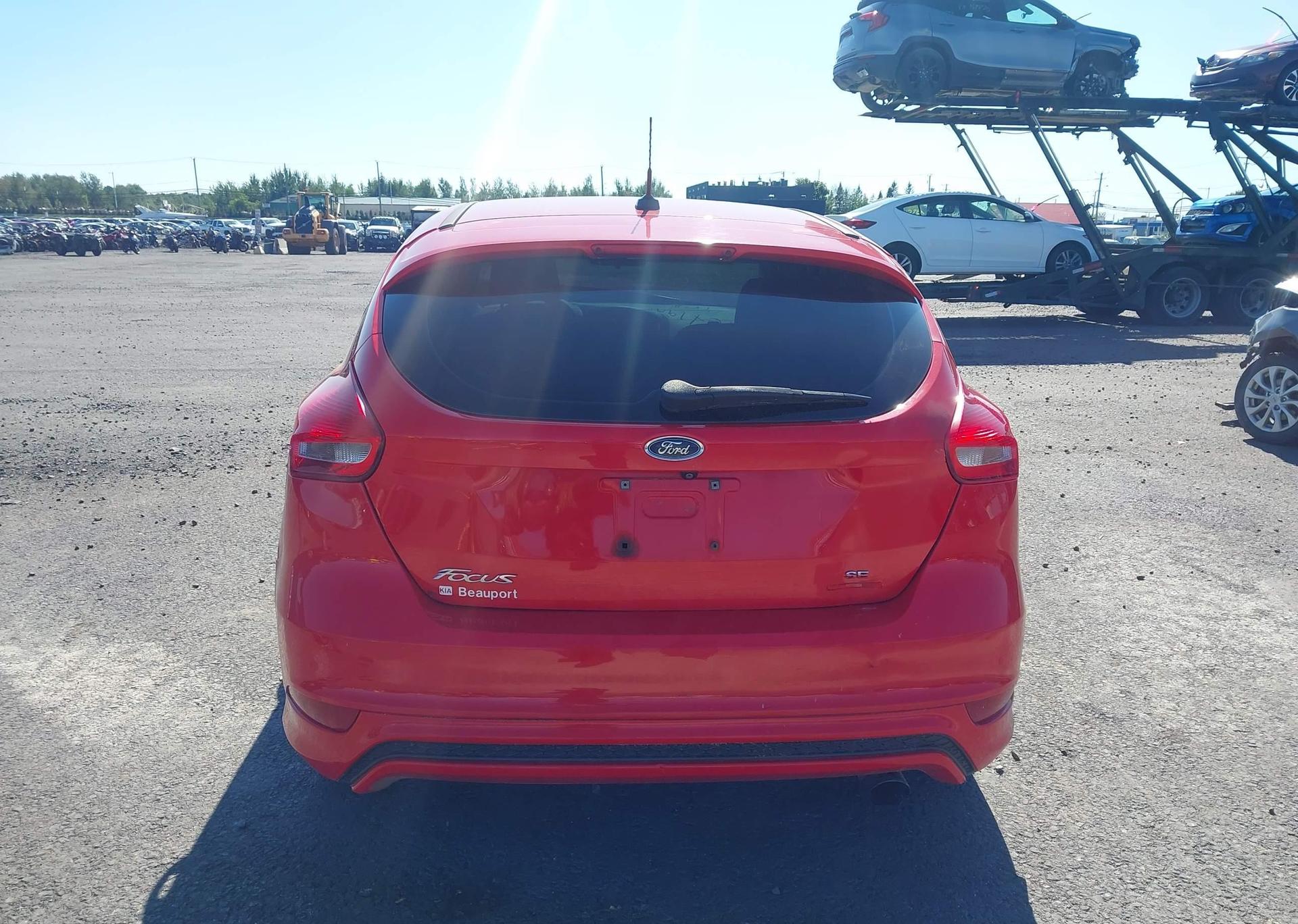2015 FORD FOCUS SE