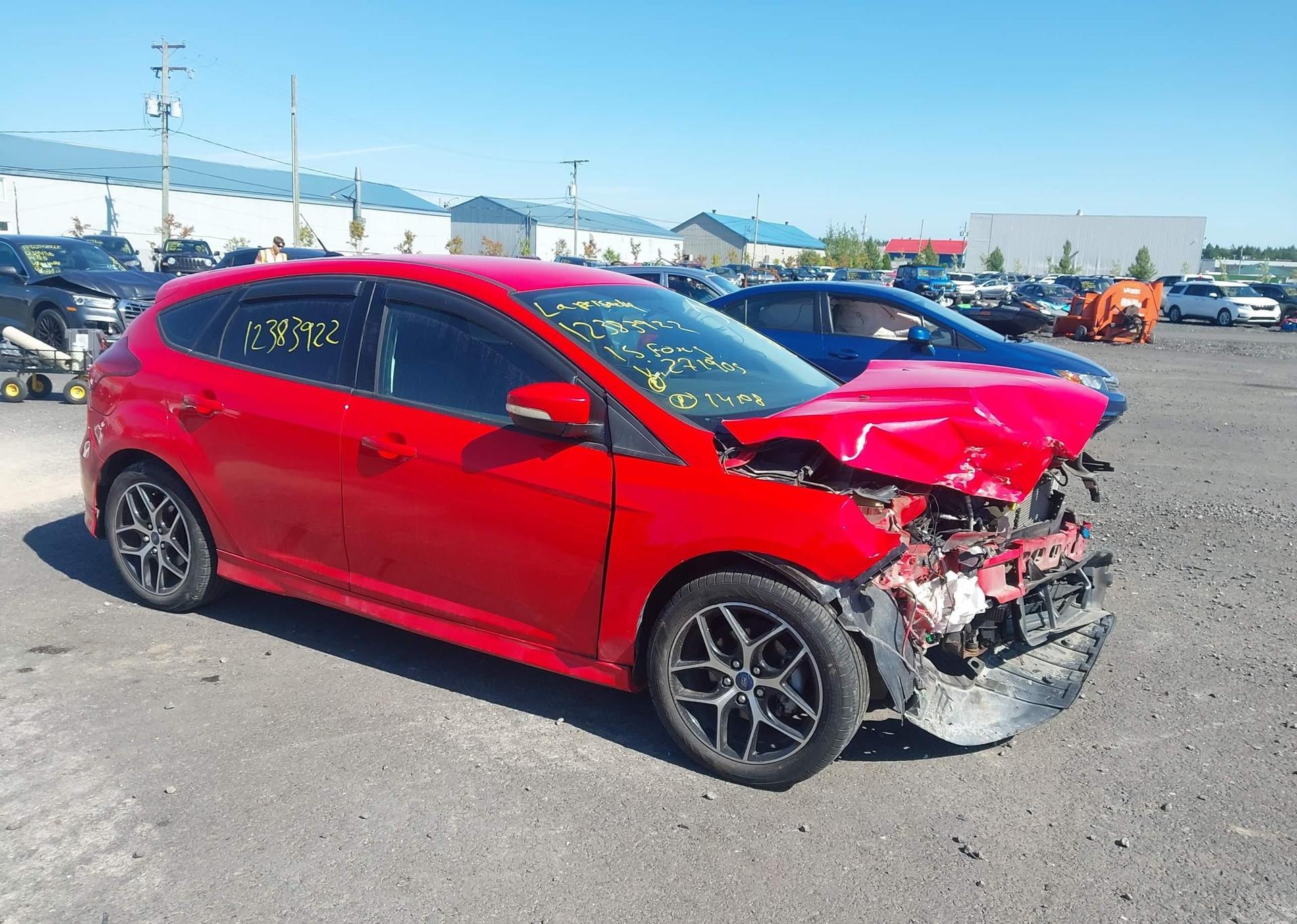 2015 FORD FOCUS SE