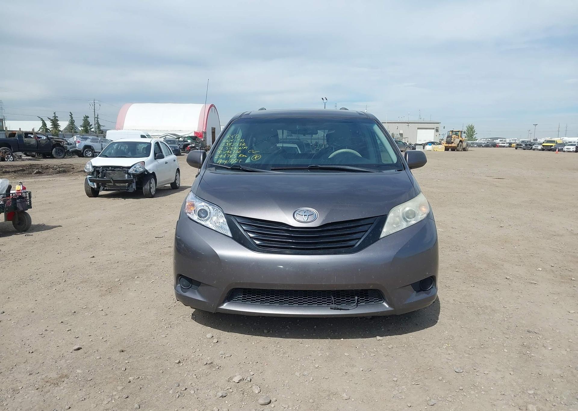 2012 TOYOTA SIENNA V6 7 PASSENGER