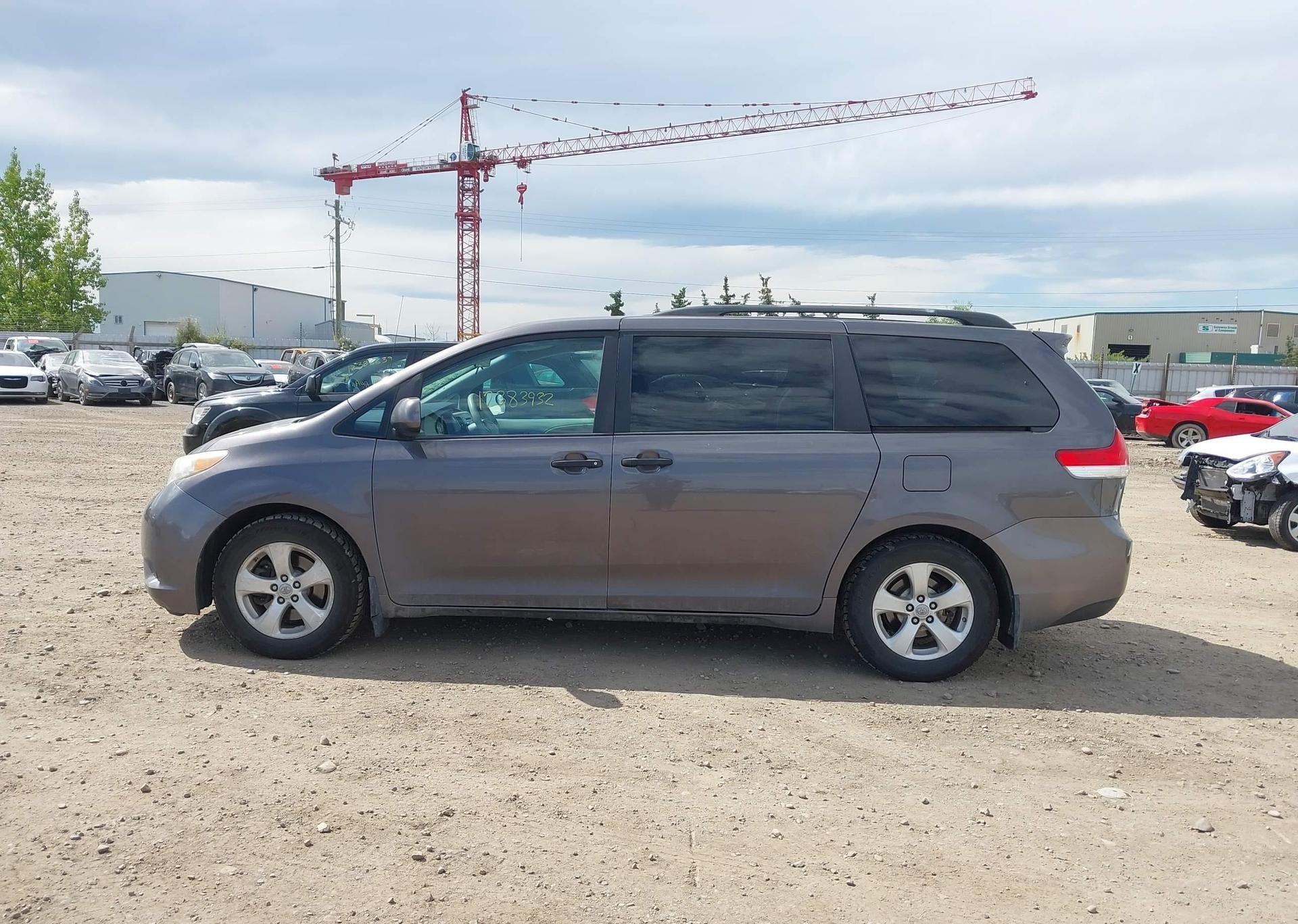 2012 TOYOTA SIENNA V6 7 PASSENGER