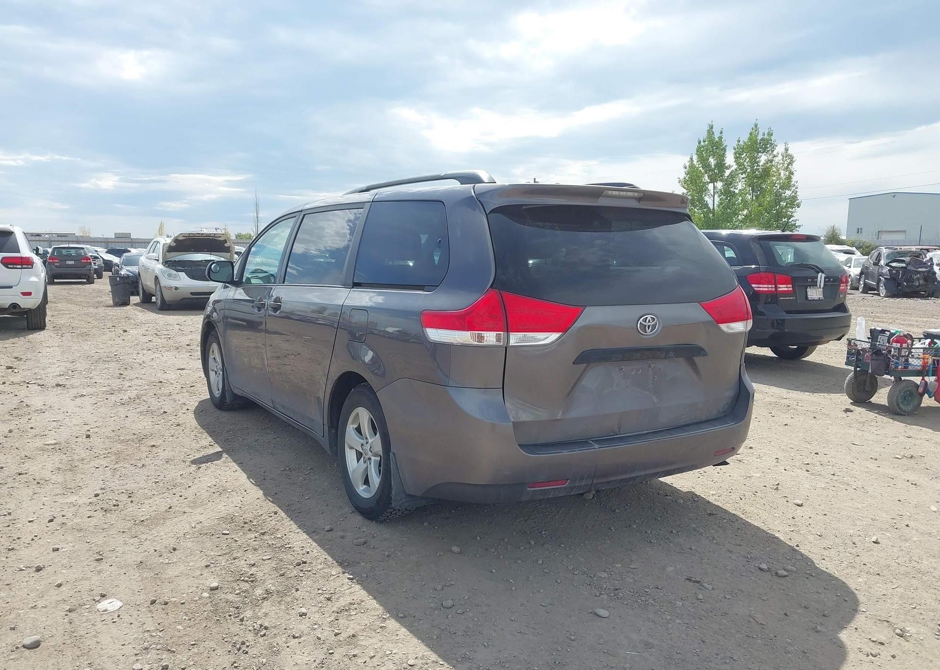 2012 TOYOTA SIENNA V6 7 PASSENGER