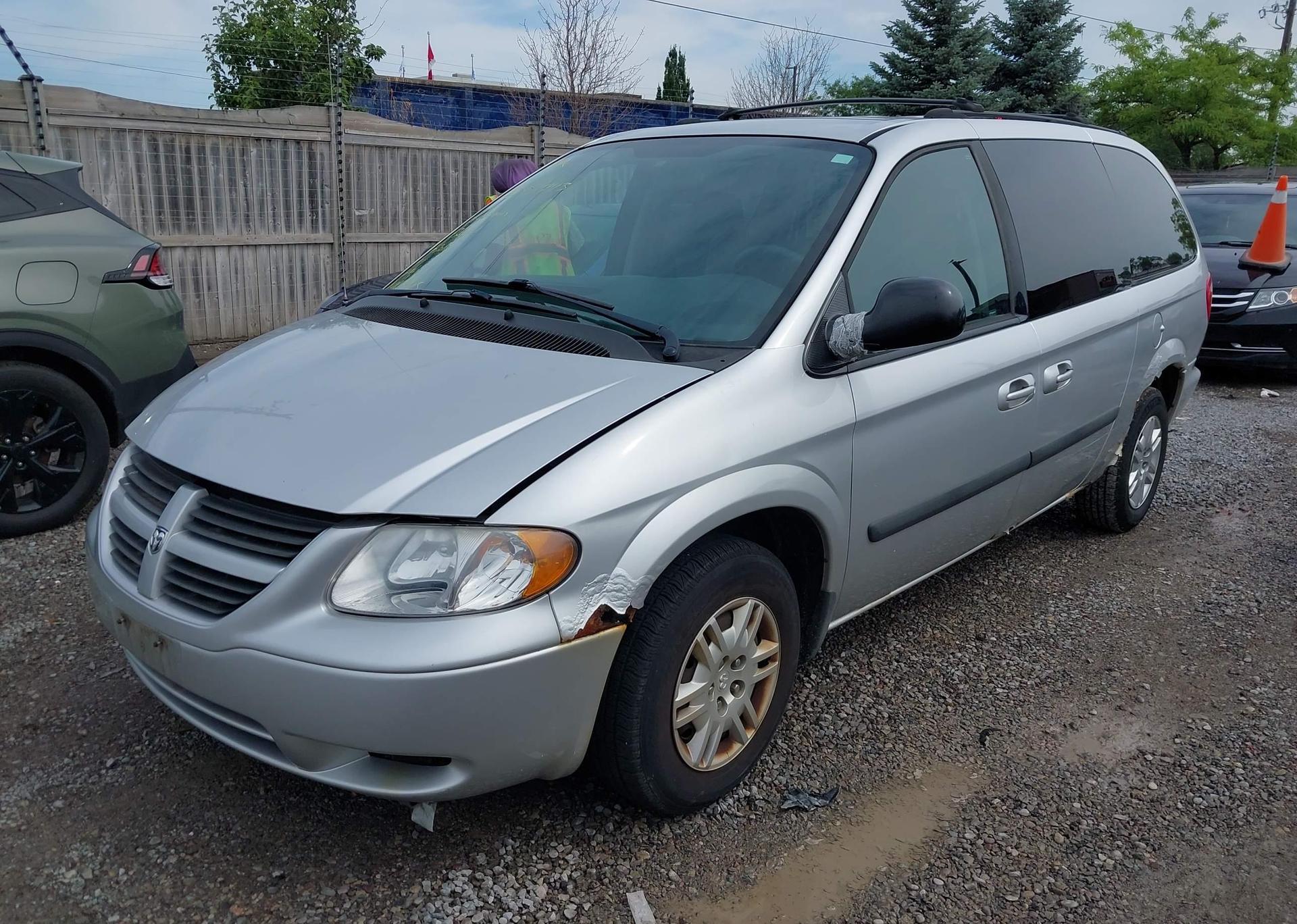 2005 DODGE GRAND CARAVAN SE