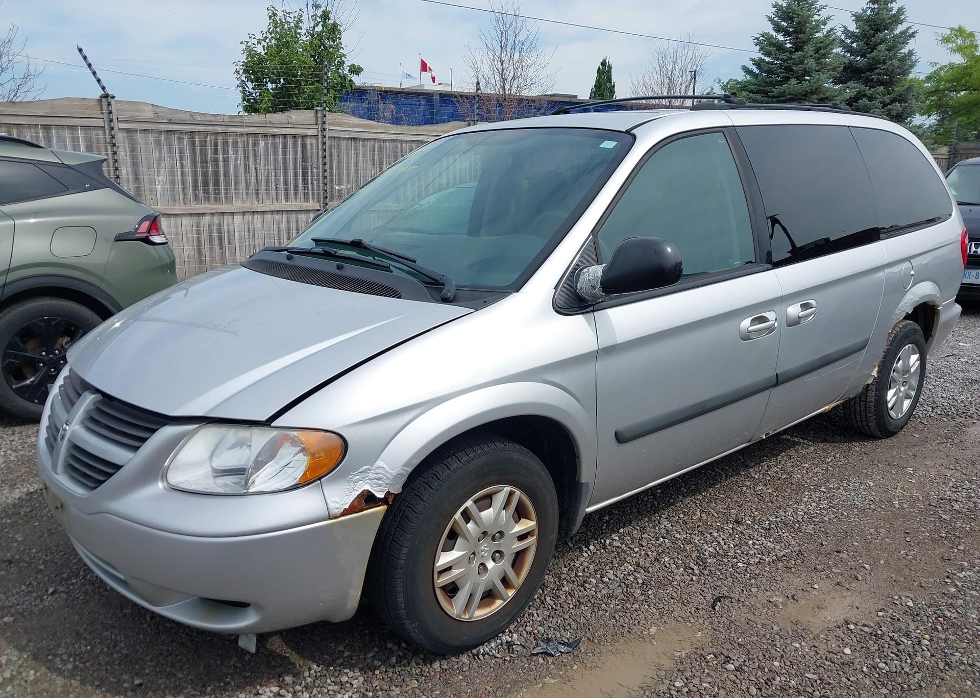2005 DODGE GRAND CARAVAN SE