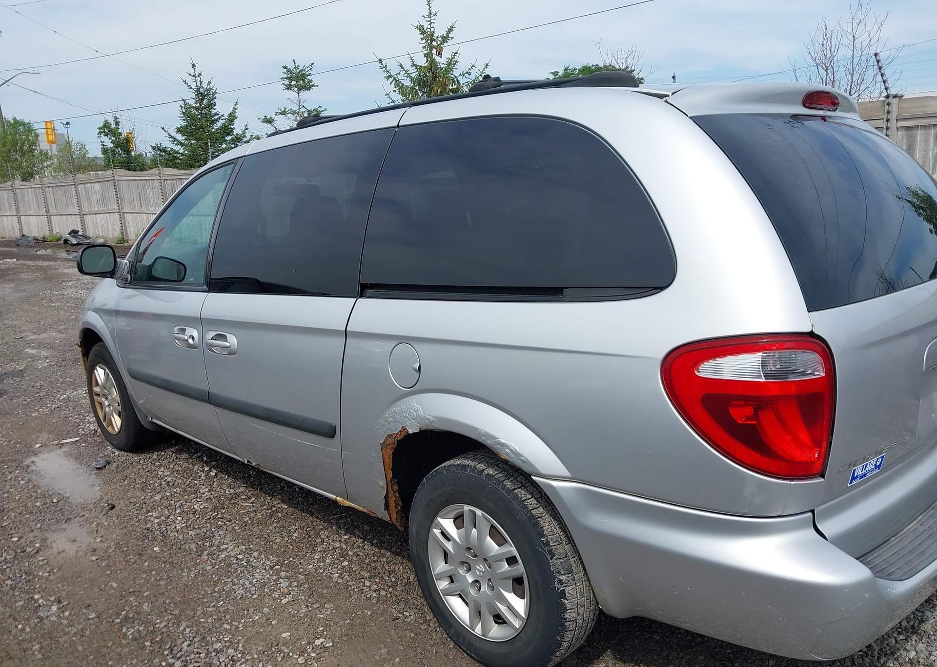 2005 DODGE GRAND CARAVAN SE
